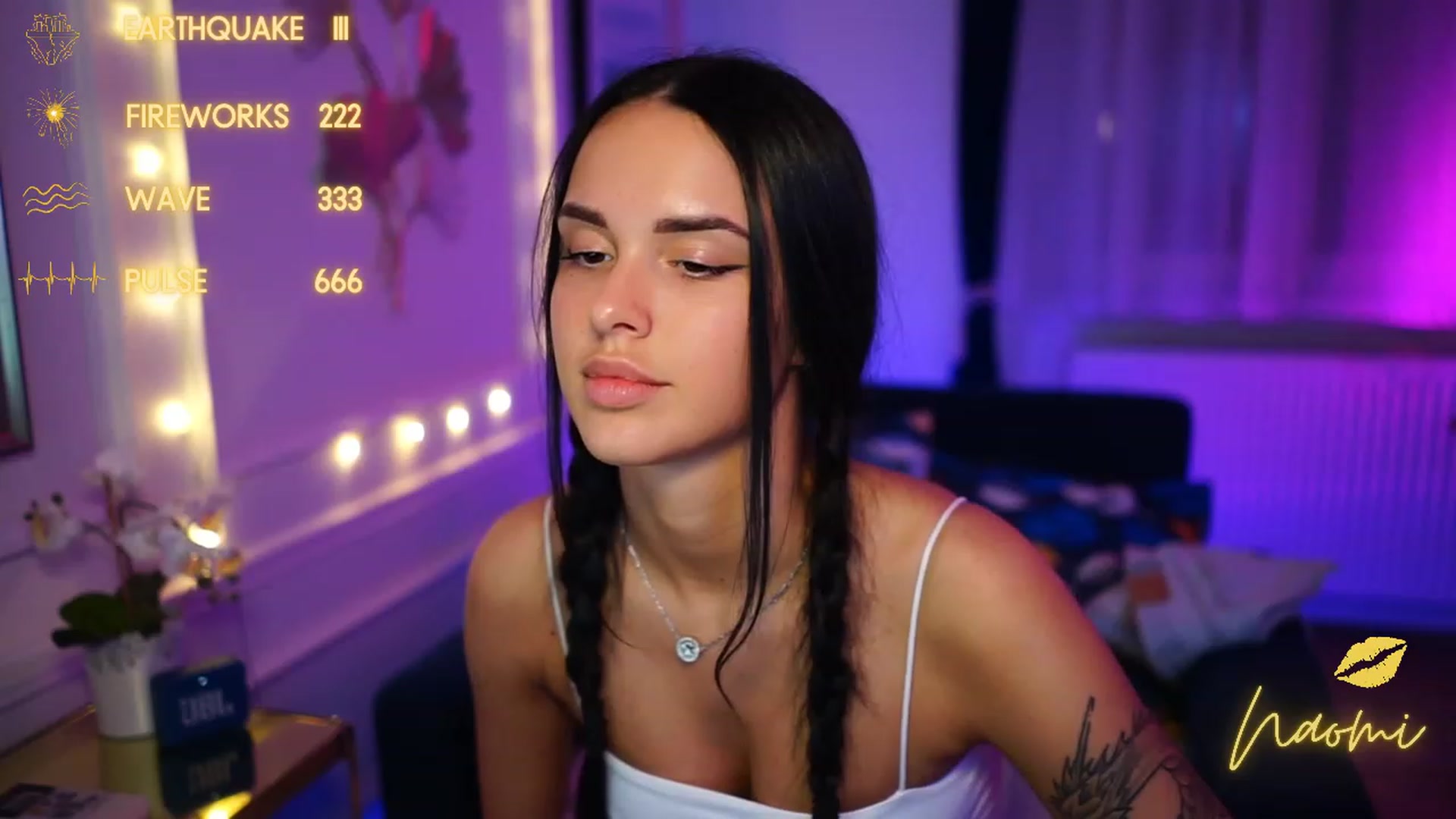 Gallery image thumbnail from cinnabellee's myfreecams stream on, 01/18/2023, 21:18 image 5 of 20