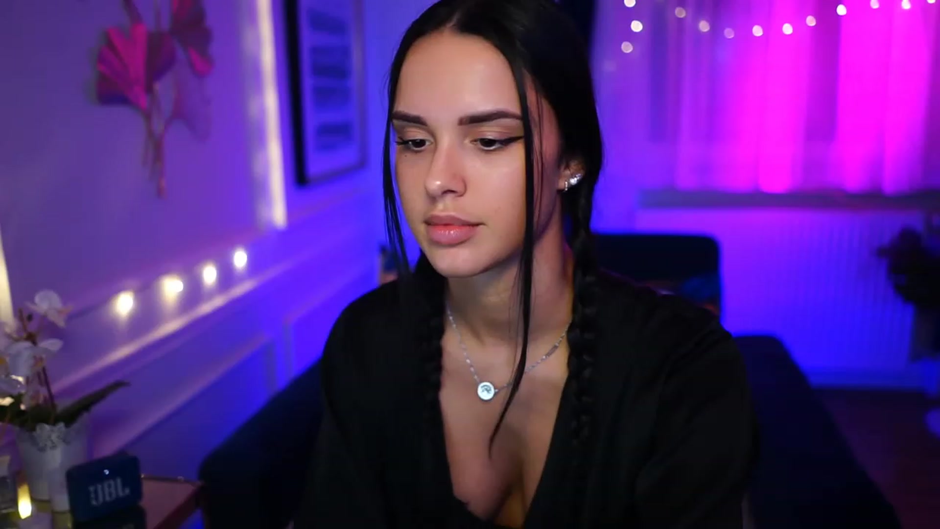 Gallery image thumbnail from cinnabellee's myfreecams stream on, 01/25/2023, 23:16 image 13 of 20