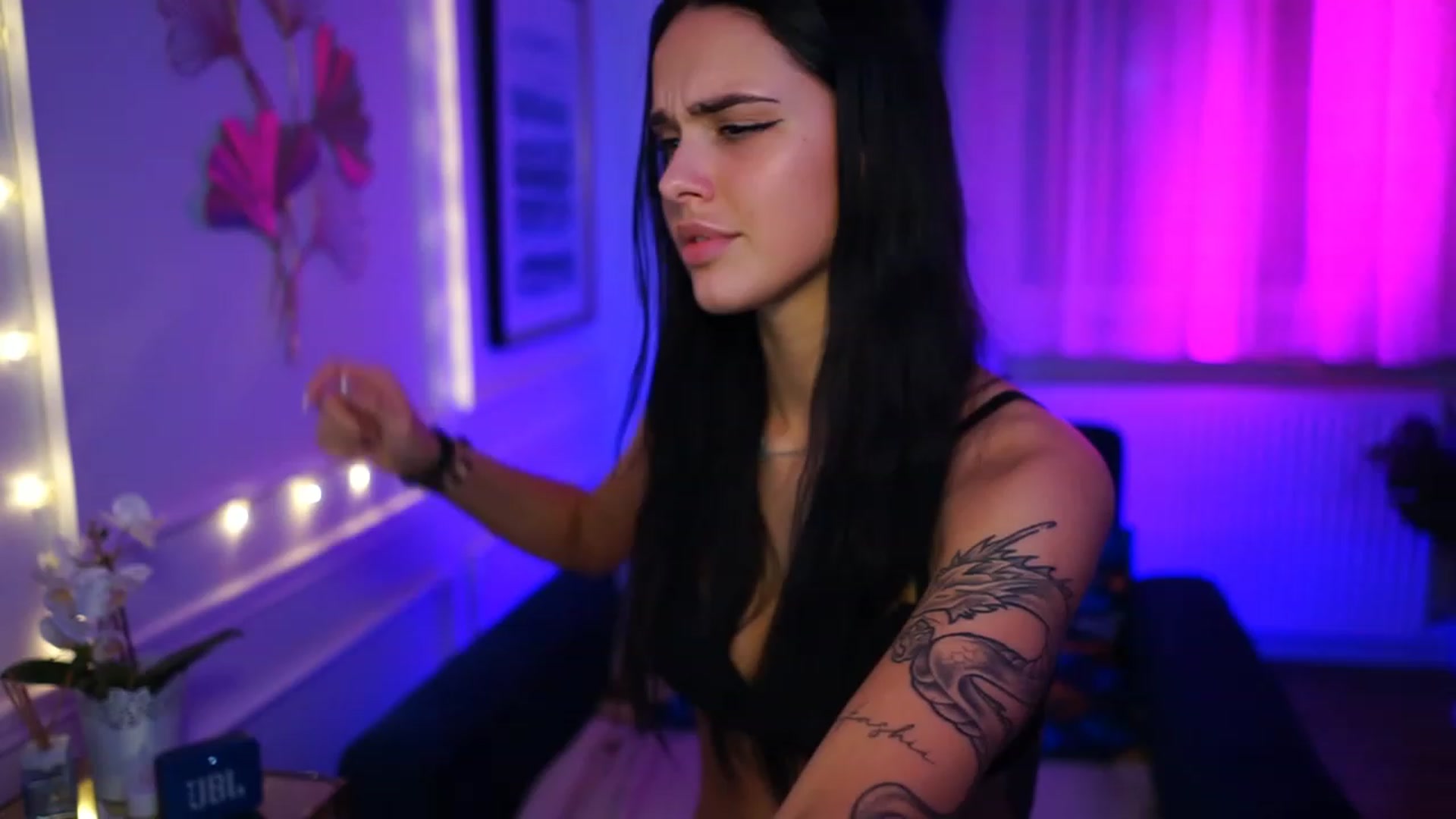 Gallery image thumbnail from cinnabellee's myfreecams stream on, 01/26/2023, 03:06 image 9 of 20