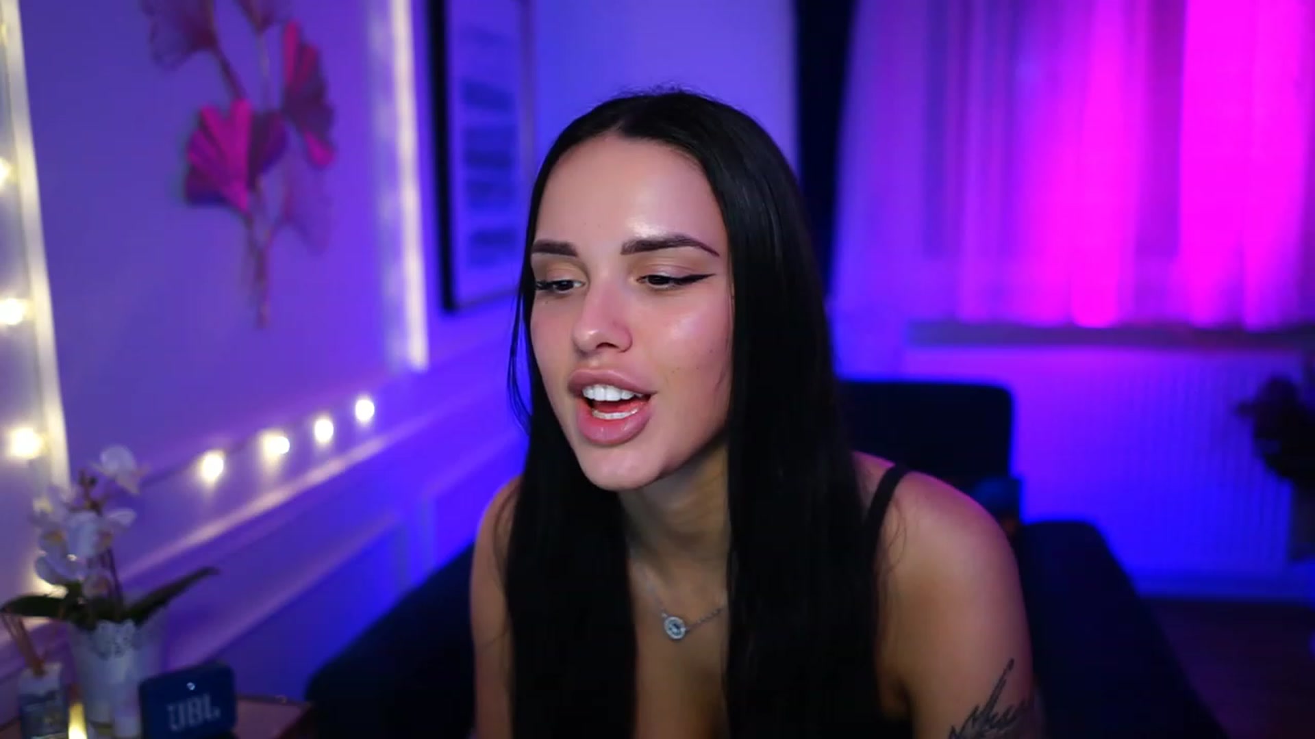 Gallery image thumbnail from cinnabellee's myfreecams stream on, 01/26/2023, 03:06 image 5 of 20