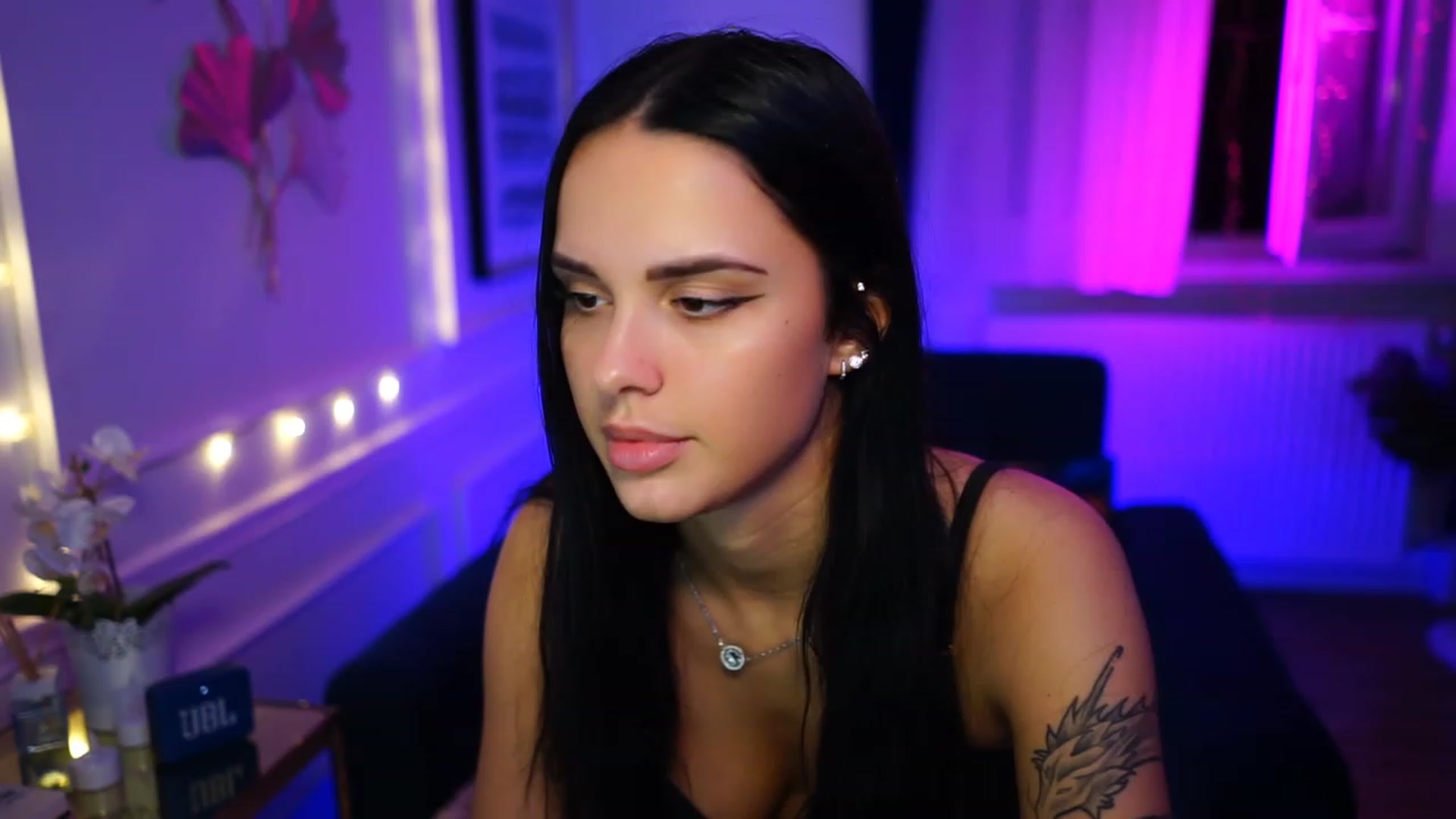 Gallery image thumbnail from cinnabellee's myfreecams stream on, 01/26/2023, 03:06 image 15 of 20