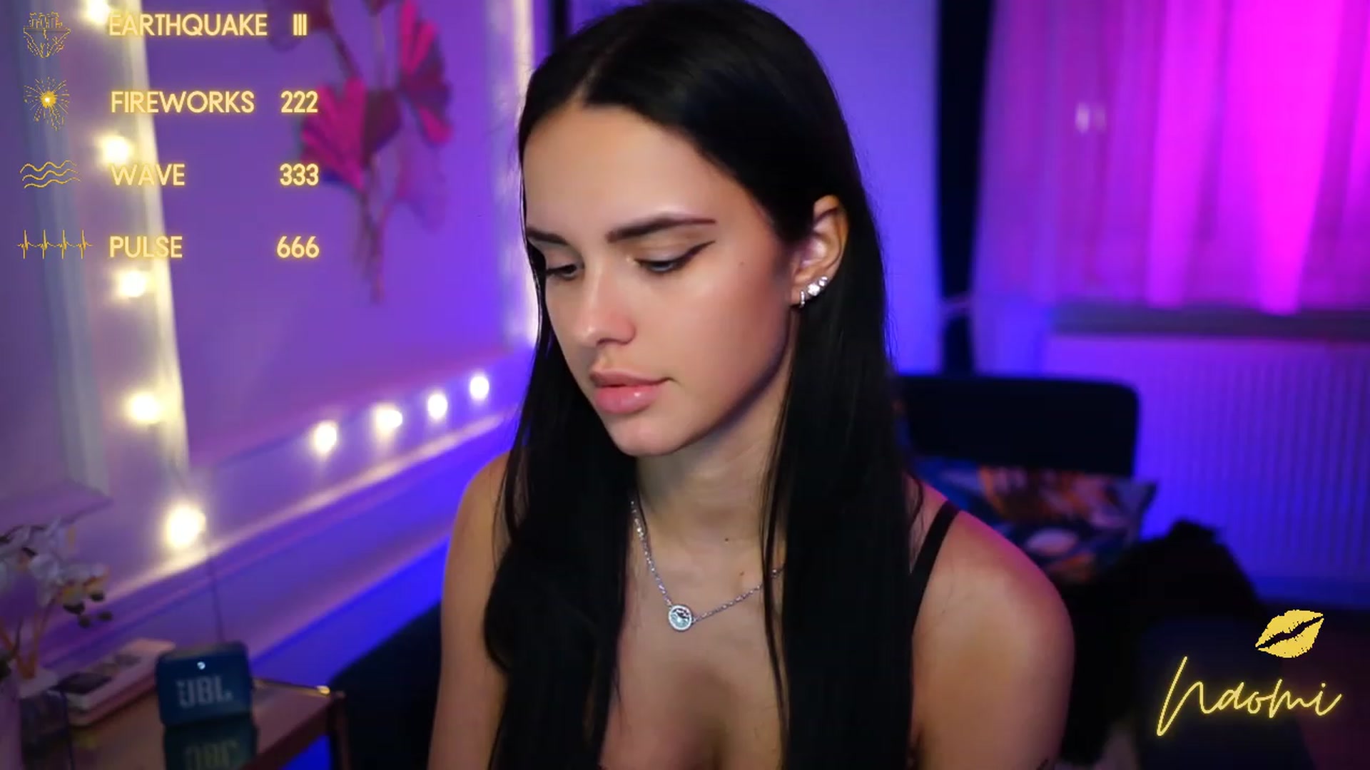 Gallery image thumbnail from cinnabellee's myfreecams stream on, 01/31/2023, 24:10 image 14 of 20