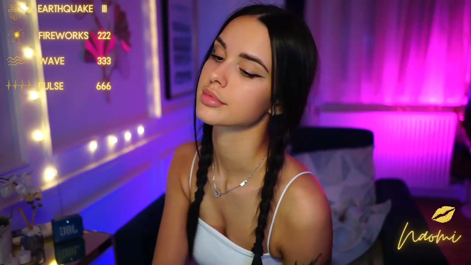 Gallery image thumbnail from cinnabellee's myfreecams stream on, 02/04/2023, 20:17 image 8 of 20