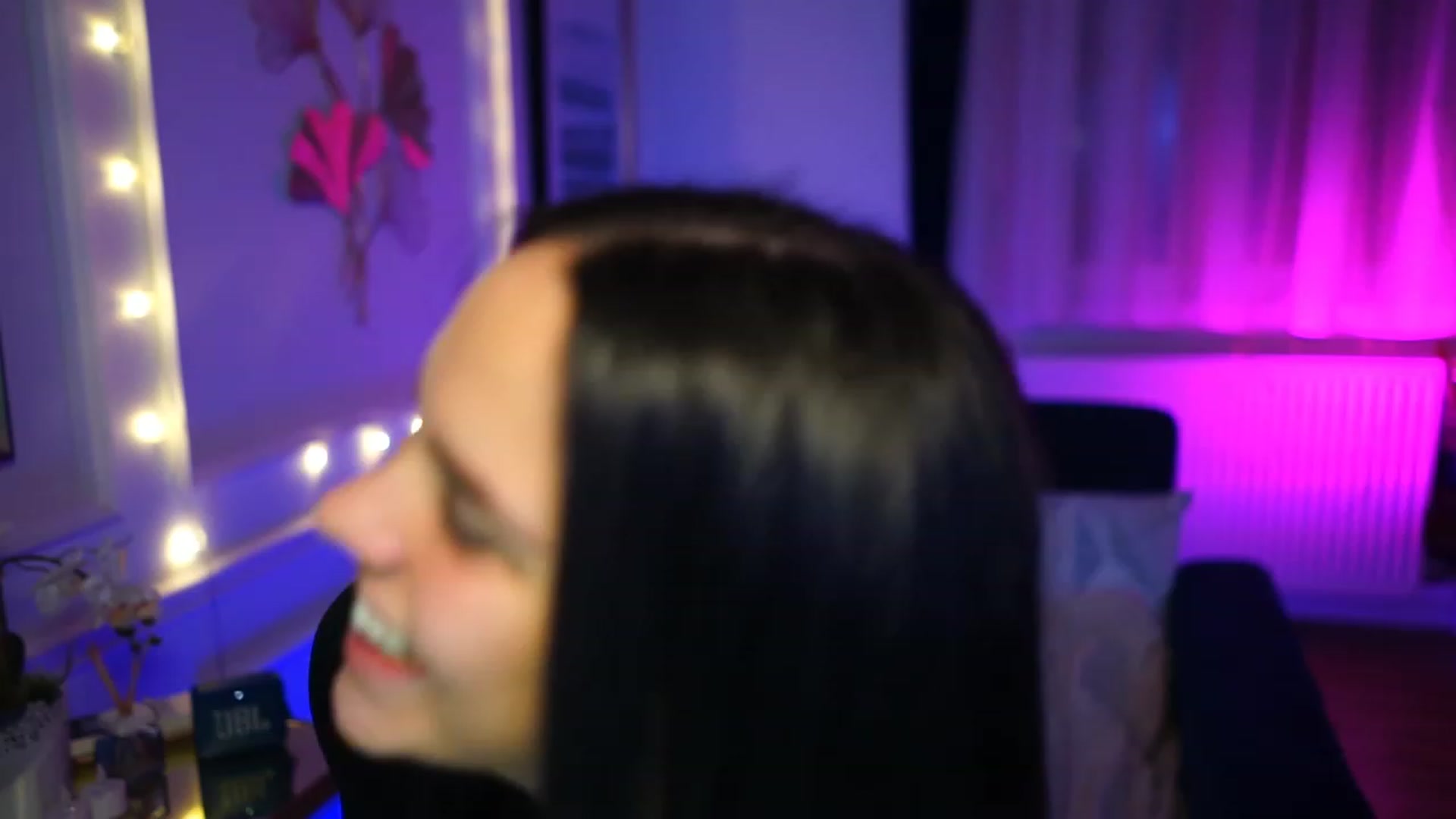Gallery image thumbnail from cinnabellee's myfreecams stream on, 02/05/2023, 19:13 image 1 of 20