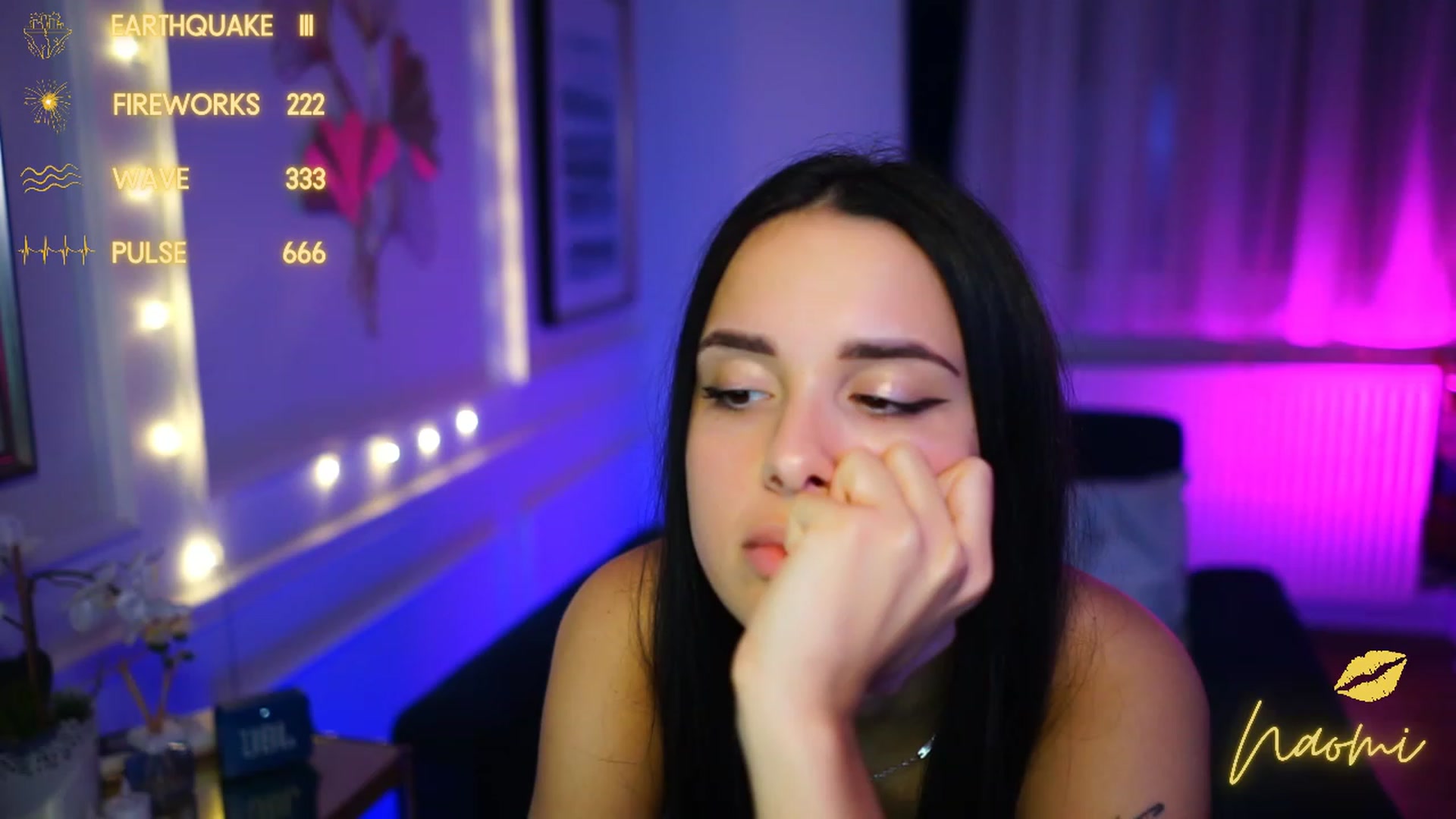 Gallery image thumbnail from cinnabellee's myfreecams stream on, 02/05/2023, 22:11 image 15 of 20
