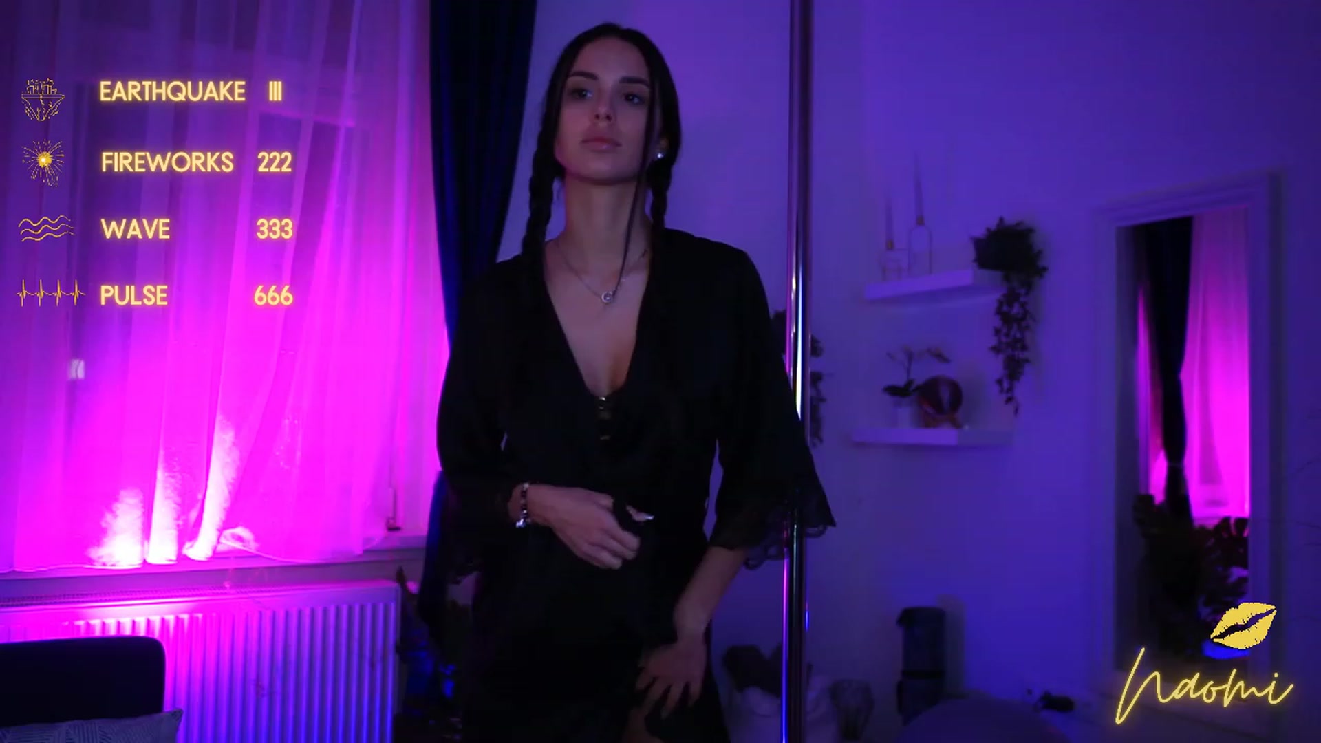Gallery image thumbnail from cinnabellee's myfreecams stream on, 02/07/2023, 19:00 image 11 of 20