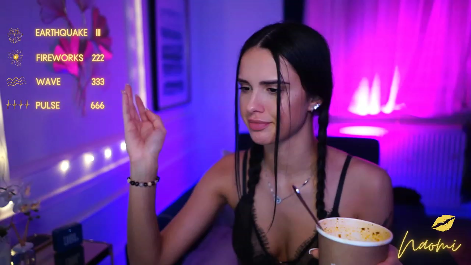 Gallery image thumbnail from cinnabellee's myfreecams stream on, 02/07/2023, 22:11 image 4 of 20