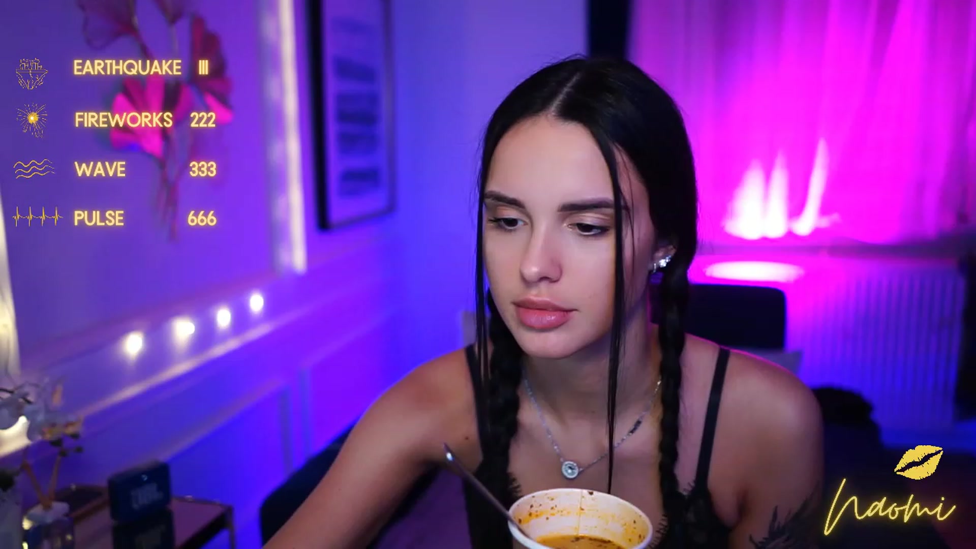 Gallery image thumbnail from cinnabellee's myfreecams stream on, 02/07/2023, 22:11 image 3 of 20