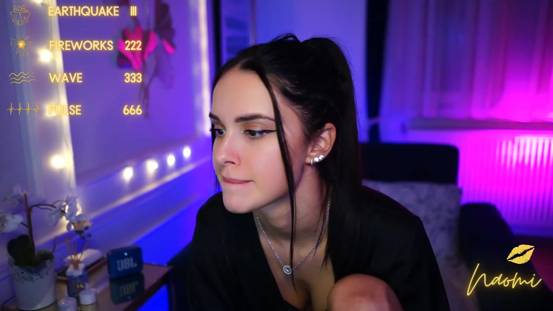 Gallery image thumbnail from cinnabellee's myfreecams stream on, 02/09/2023, 22:03 image 3 of 20
