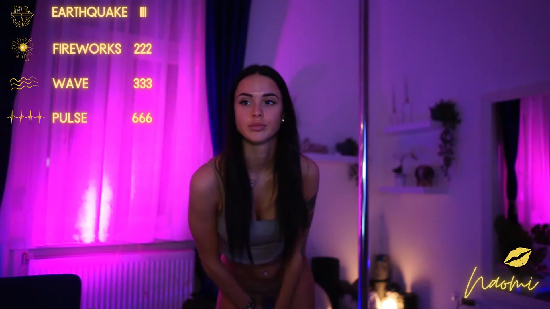 Gallery image thumbnail from cinnabellee's myfreecams stream on, 02/13/2023, 21:56 image 10 of 20