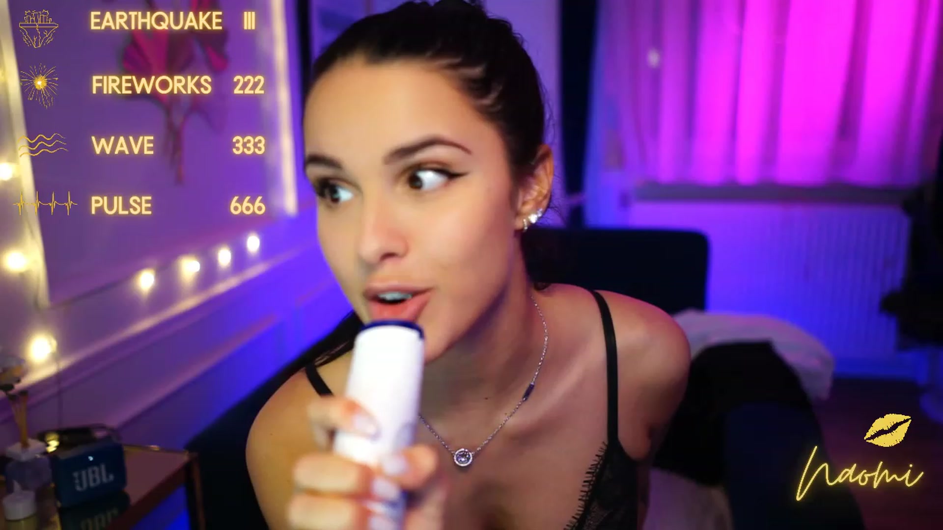 Gallery image thumbnail from cinnabellee's myfreecams stream on, 02/18/2023, 24:59 image 16 of 20