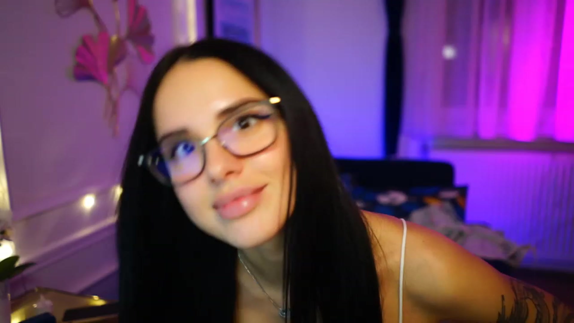 Gallery image thumbnail from cinnabellee's myfreecams stream on, 02/25/2023, 01:52 image 6 of 20