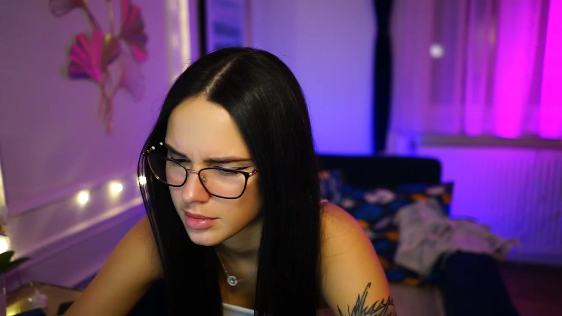 Gallery image thumbnail from cinnabellee's myfreecams stream on, 02/25/2023, 01:52 image 14 of 20