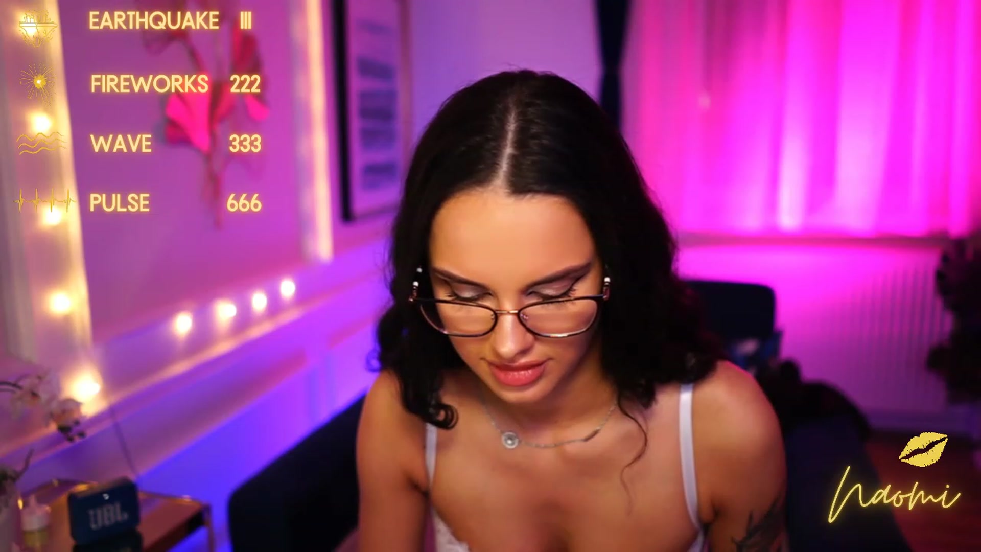 Gallery image thumbnail from cinnabellee's myfreecams stream on, 03/06/2023, 02:45 image 16 of 20