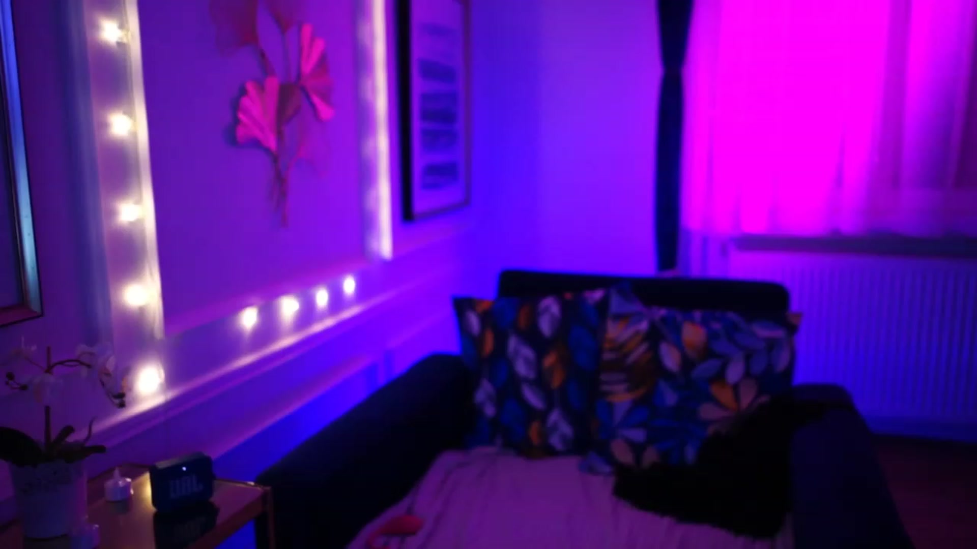 Gallery image thumbnail from cinnabellee's myfreecams stream on, 03/07/2023, 03:25 image 1 of 20