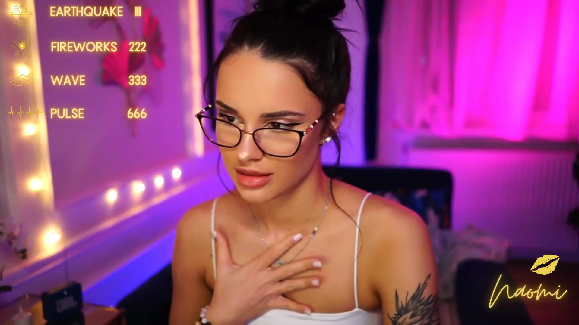 Gallery image thumbnail from cinnabellee's myfreecams stream on, 03/11/2023, 24:04 image 11 of 20