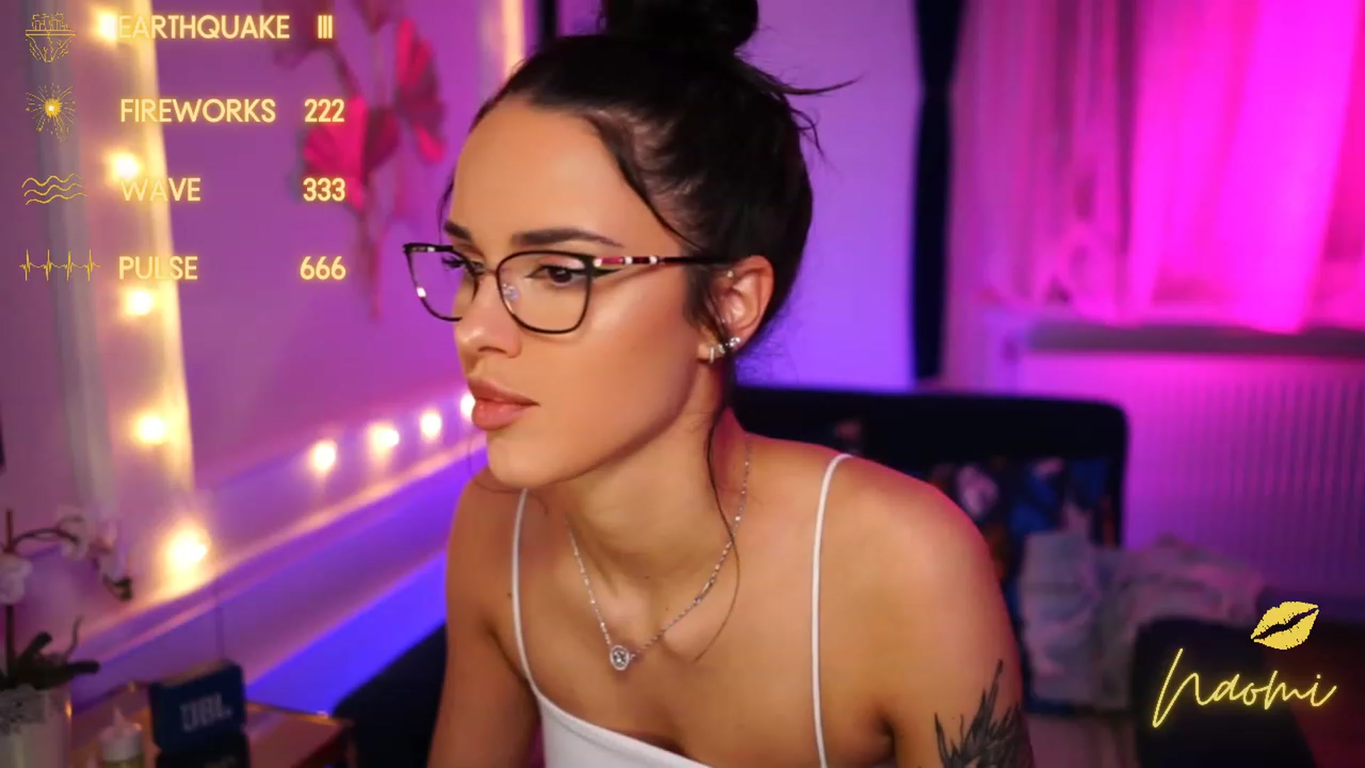 Gallery image thumbnail from cinnabellee's myfreecams stream on, 03/11/2023, 01:45 image 7 of 20
