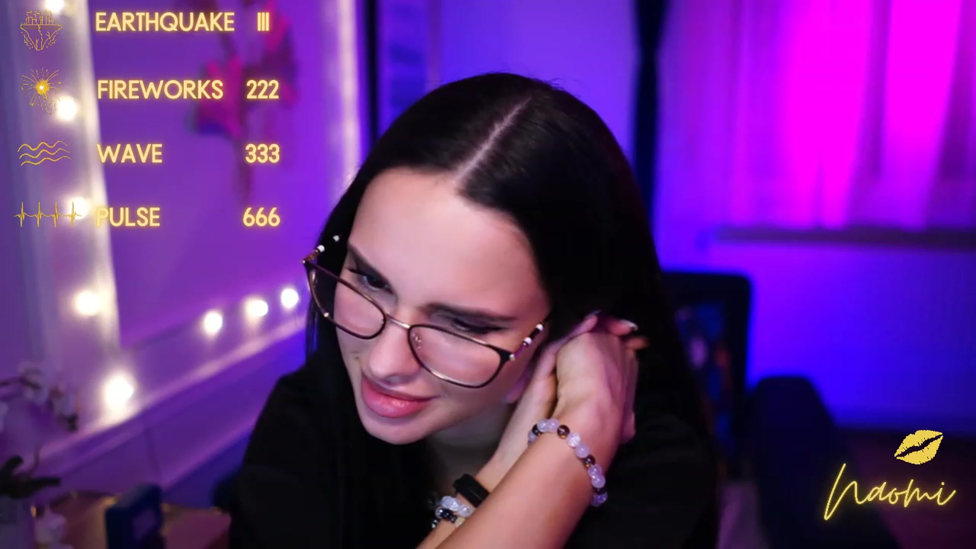 Gallery image thumbnail from cinnabellee's myfreecams stream on, 03/13/2023, 24:05 image 5 of 20