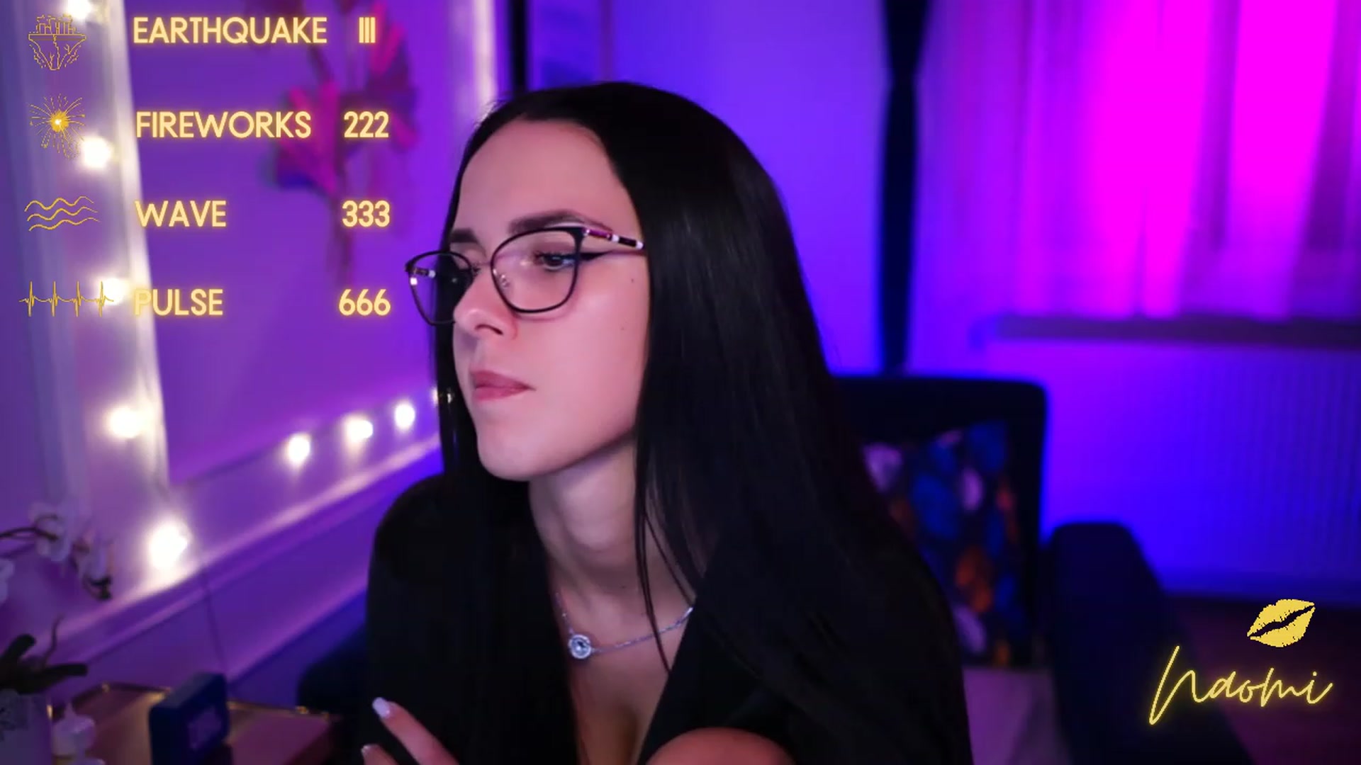 Gallery image thumbnail from cinnabellee's myfreecams stream on, 03/13/2023, 24:05 image 3 of 20