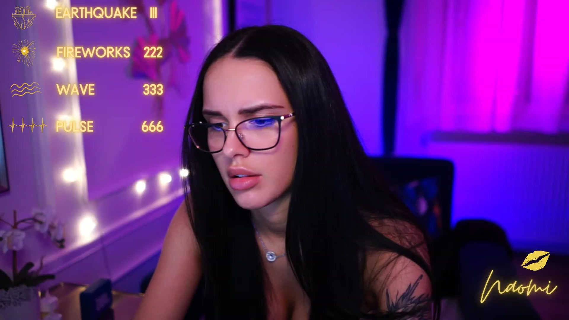 Gallery image thumbnail from cinnabellee's myfreecams stream on, 03/13/2023, 24:05 image 13 of 20