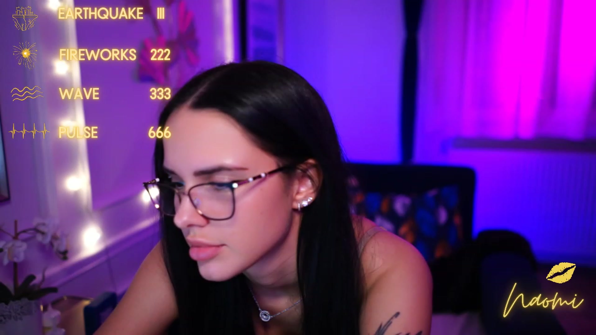 Gallery image thumbnail from cinnabellee's myfreecams stream on, 03/13/2023, 24:05 image 11 of 20