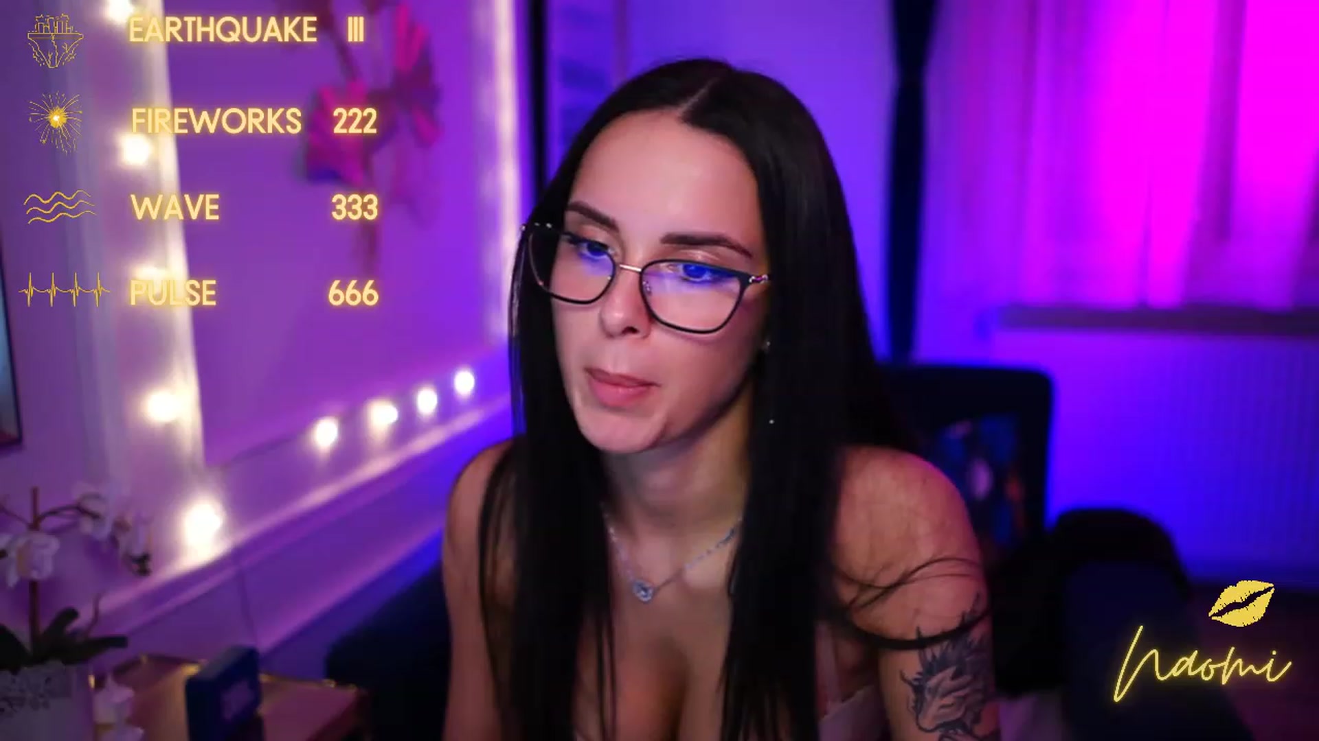 Gallery image thumbnail from cinnabellee's myfreecams stream on, 03/13/2023, 24:05 image 15 of 20