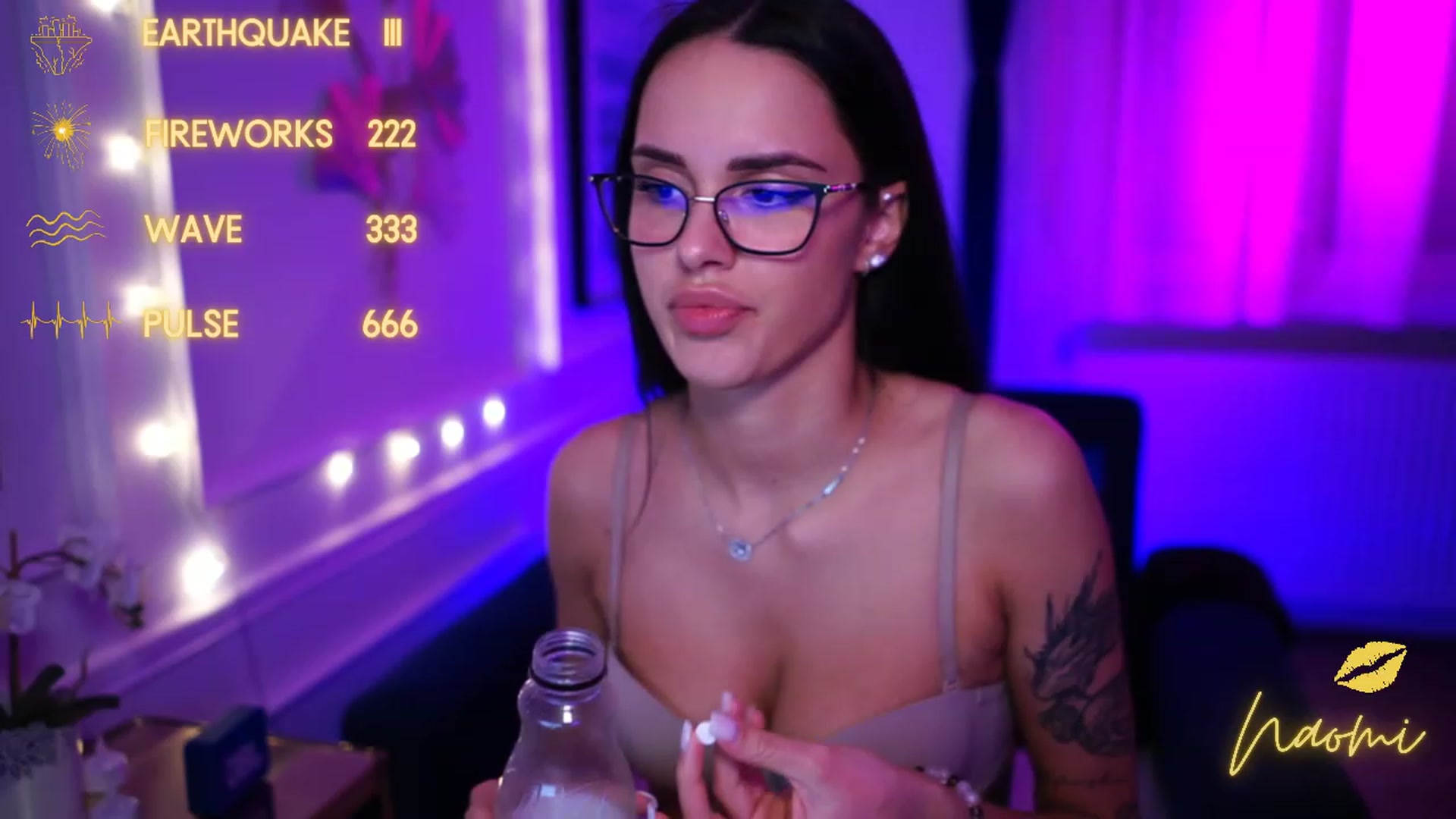 Gallery image thumbnail from cinnabellee's myfreecams stream on, 03/13/2023, 24:05 image 19 of 20