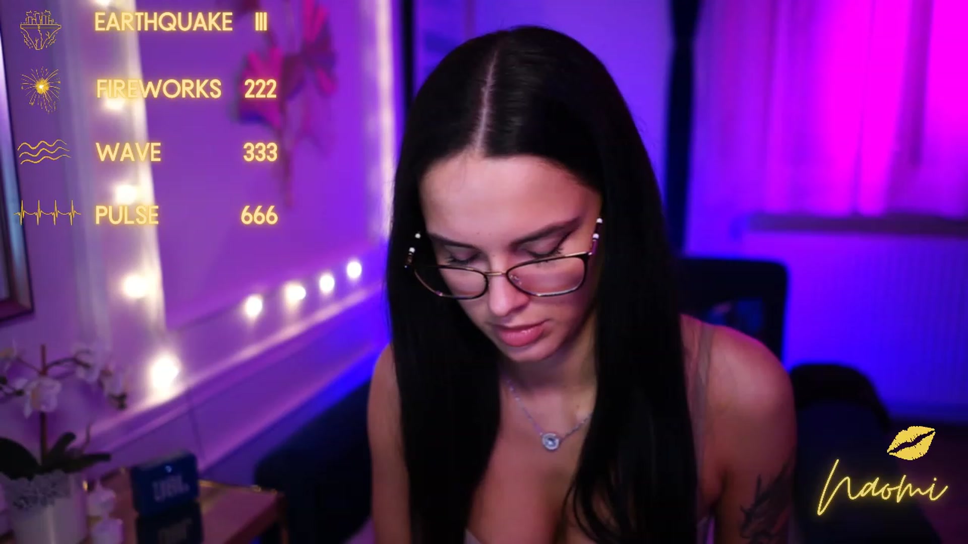 Gallery image thumbnail from cinnabellee's myfreecams stream on, 03/13/2023, 24:39 image 10 of 20