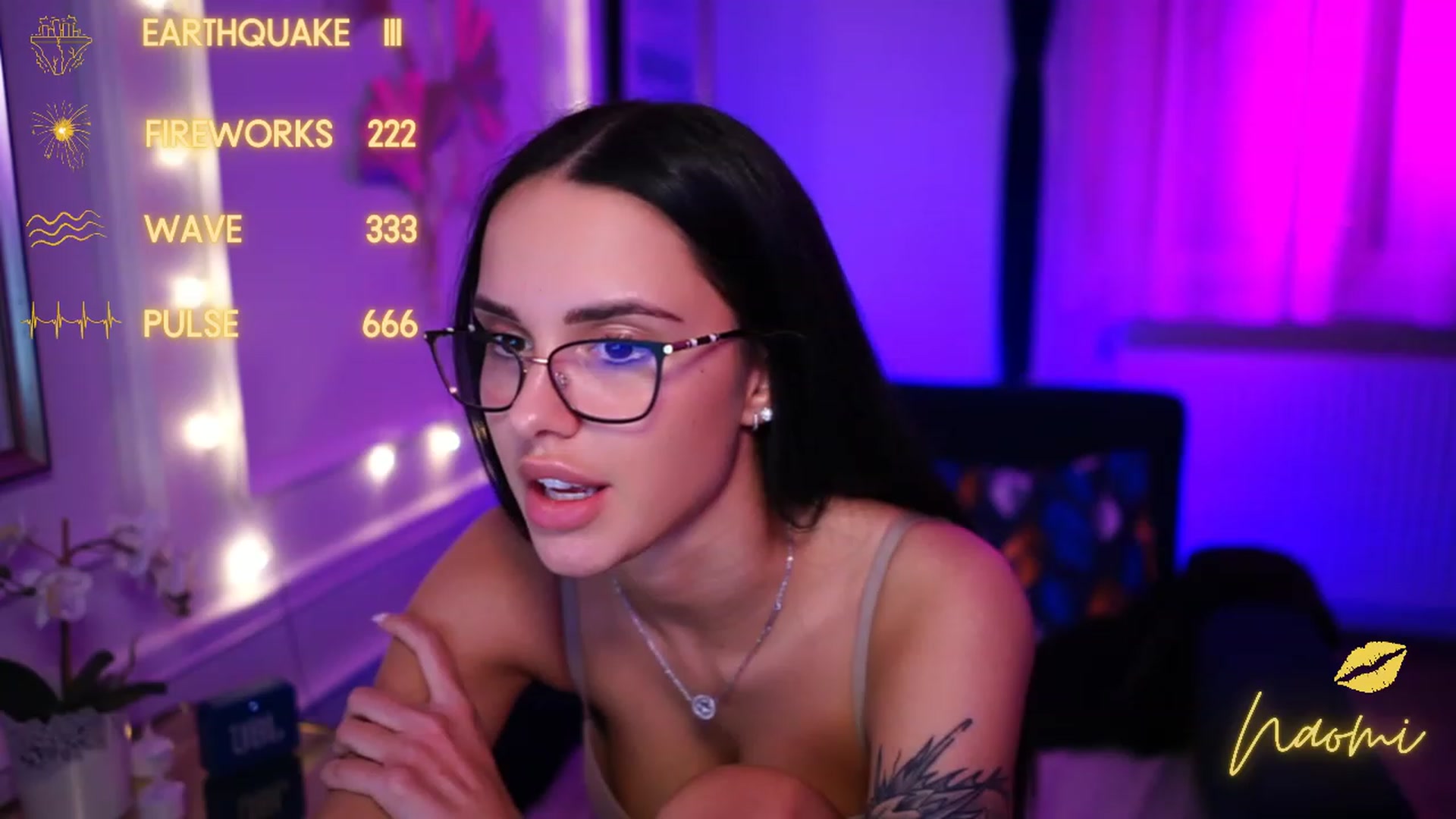 Gallery image thumbnail from cinnabellee's myfreecams stream on, 03/13/2023, 24:39 image 8 of 20
