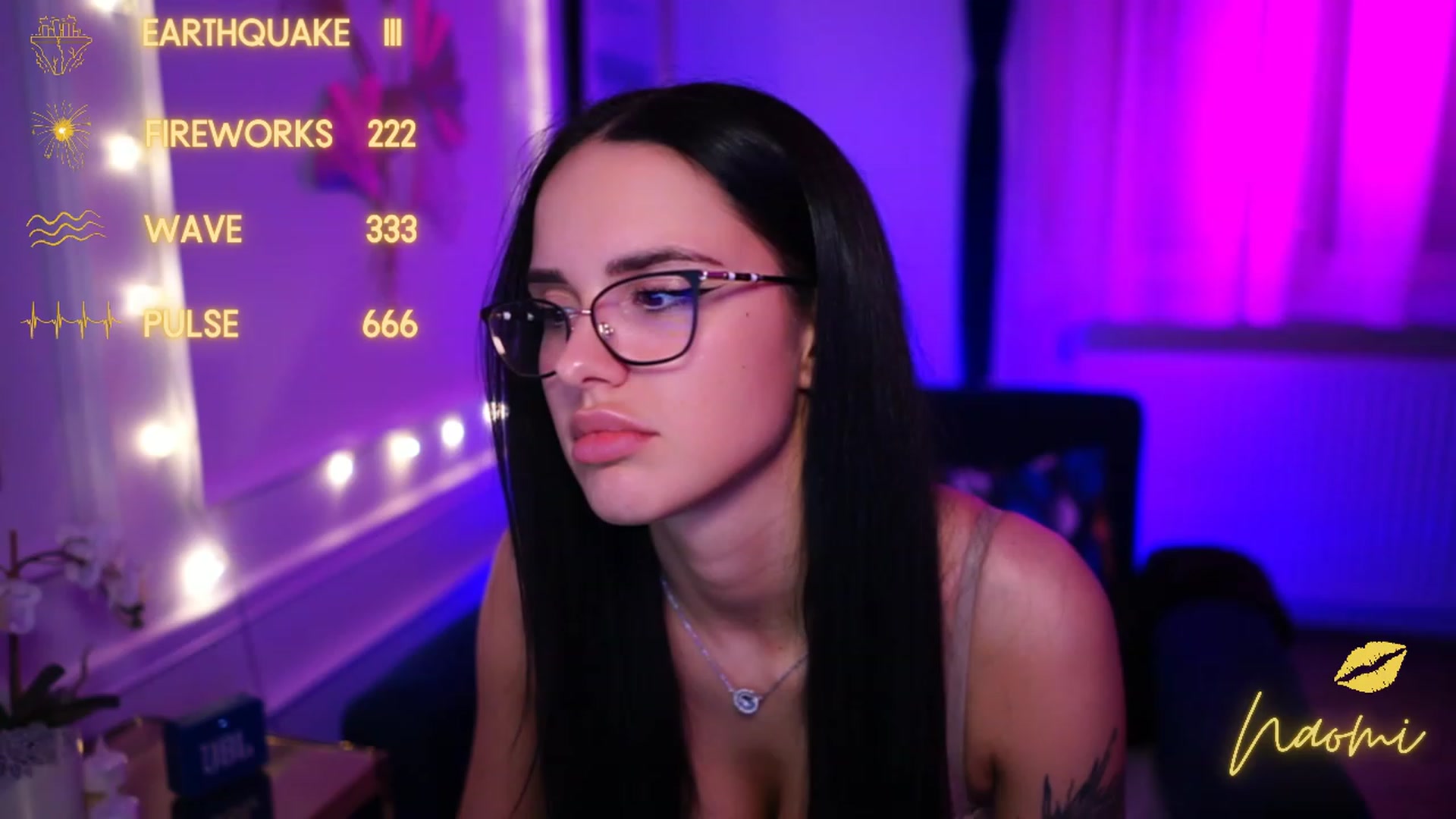 Gallery image thumbnail from cinnabellee's myfreecams stream on, 03/13/2023, 24:39 image 3 of 20
