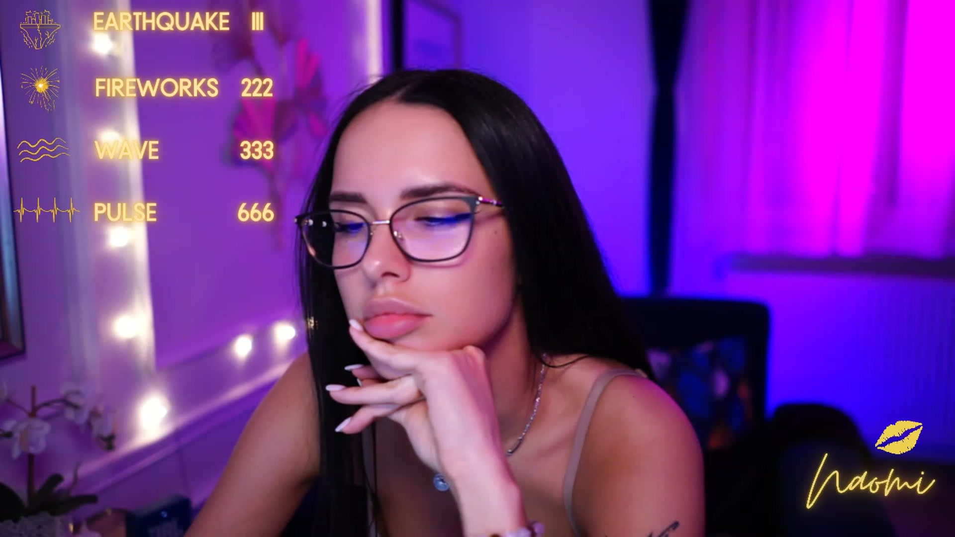 Gallery image thumbnail from cinnabellee's myfreecams stream on, 03/13/2023, 24:39 image 6 of 20