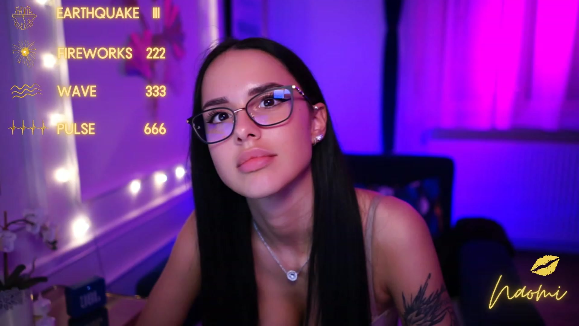 Gallery image thumbnail from cinnabellee's myfreecams stream on, 03/13/2023, 24:39 image 2 of 20