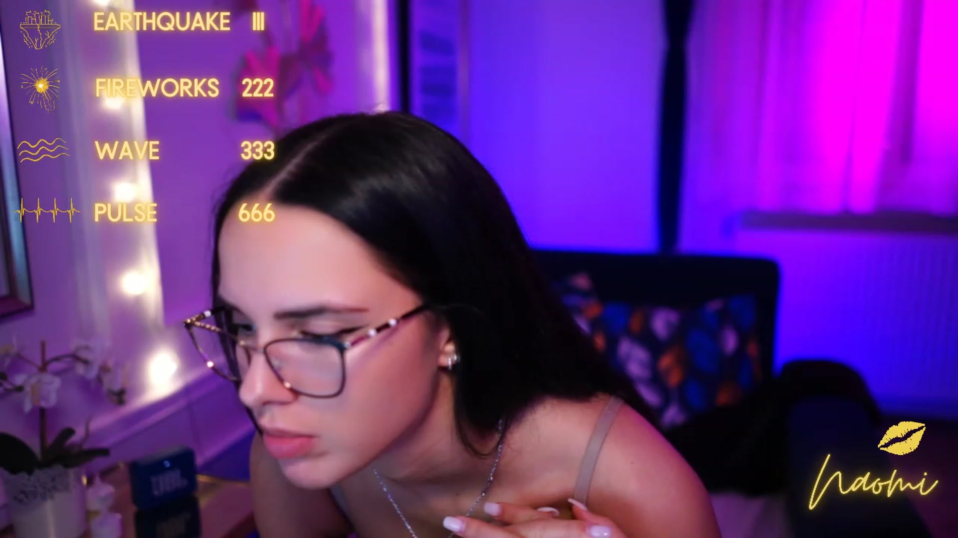 Gallery image thumbnail from cinnabellee's myfreecams stream on, 03/13/2023, 24:39 image 9 of 20
