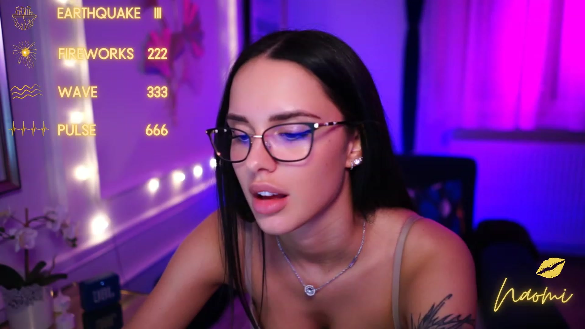 Gallery image thumbnail from cinnabellee's myfreecams stream on, 03/13/2023, 24:39 image 12 of 20