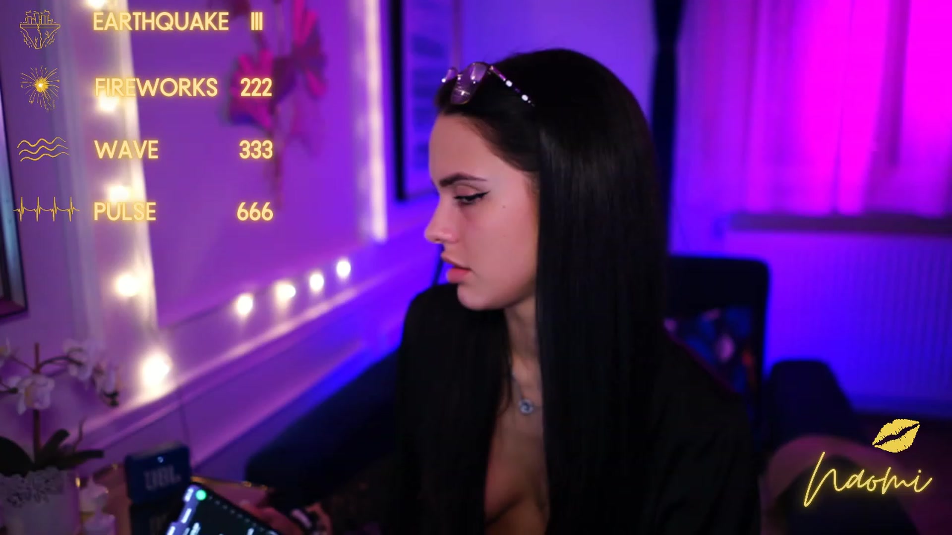 Gallery image thumbnail from cinnabellee's myfreecams stream on, 03/13/2023, 02:06 image 6 of 20
