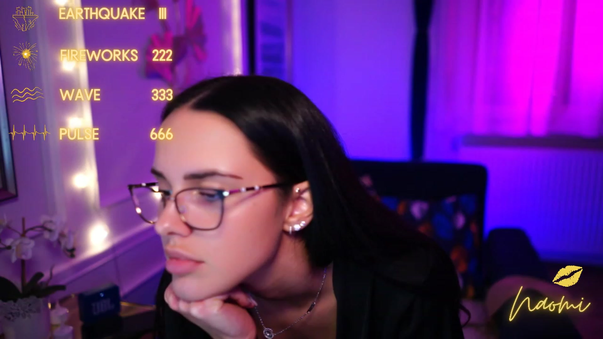 Gallery image thumbnail from cinnabellee's myfreecams stream on, 03/13/2023, 02:06 image 2 of 20