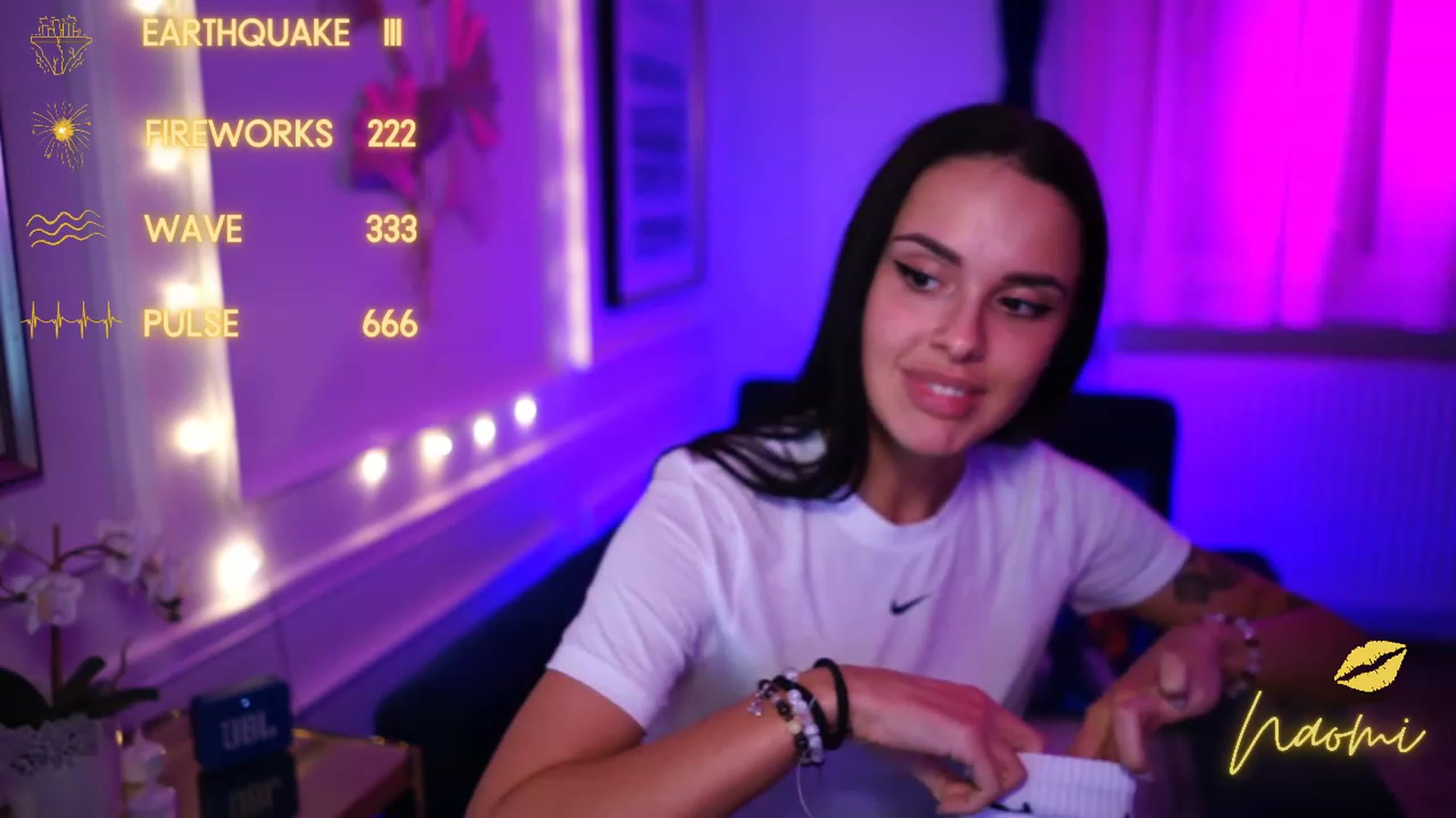 Gallery image thumbnail from cinnabellee's myfreecams stream on, 03/13/2023, 02:06 image 19 of 20