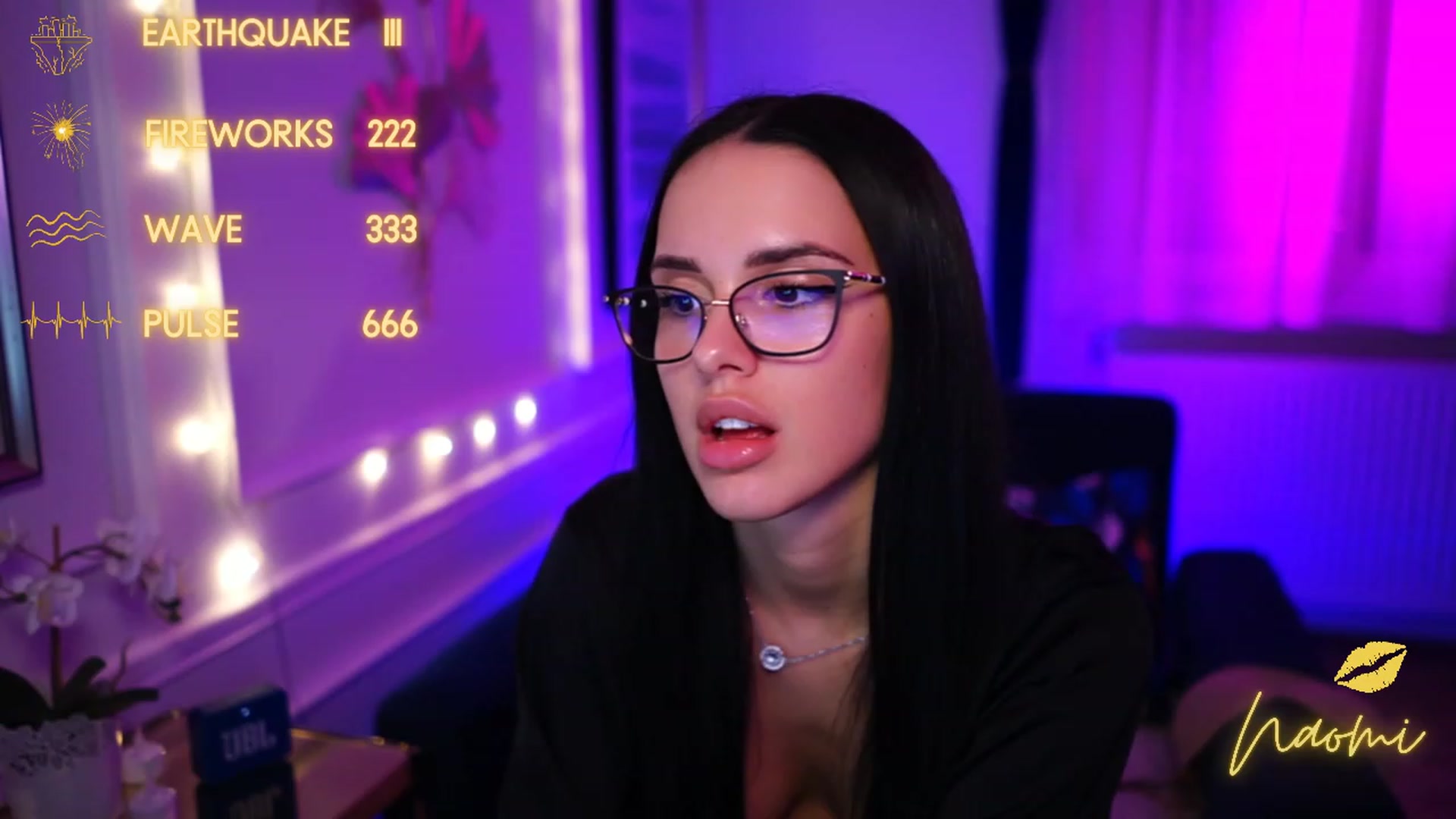 Gallery image thumbnail from cinnabellee's myfreecams stream on, 03/13/2023, 02:06 image 4 of 20