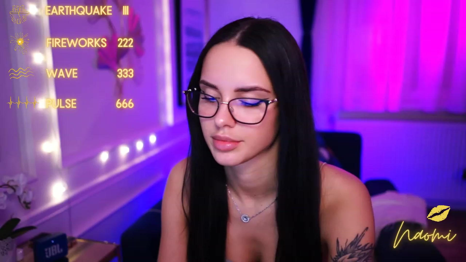 Gallery image thumbnail from cinnabellee's myfreecams stream on, 03/13/2023, 22:02 image 6 of 20