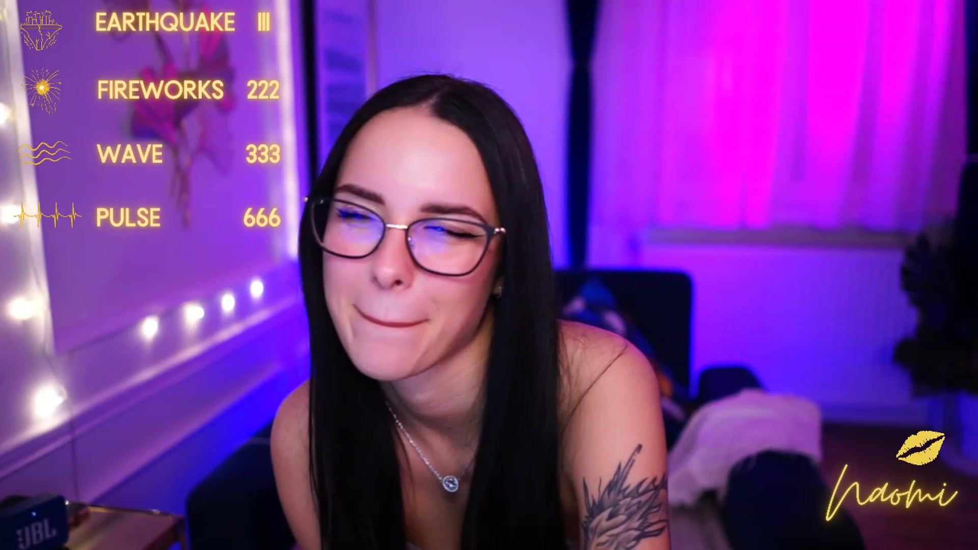 Gallery image thumbnail from cinnabellee's myfreecams stream on, 03/13/2023, 22:02 image 10 of 20