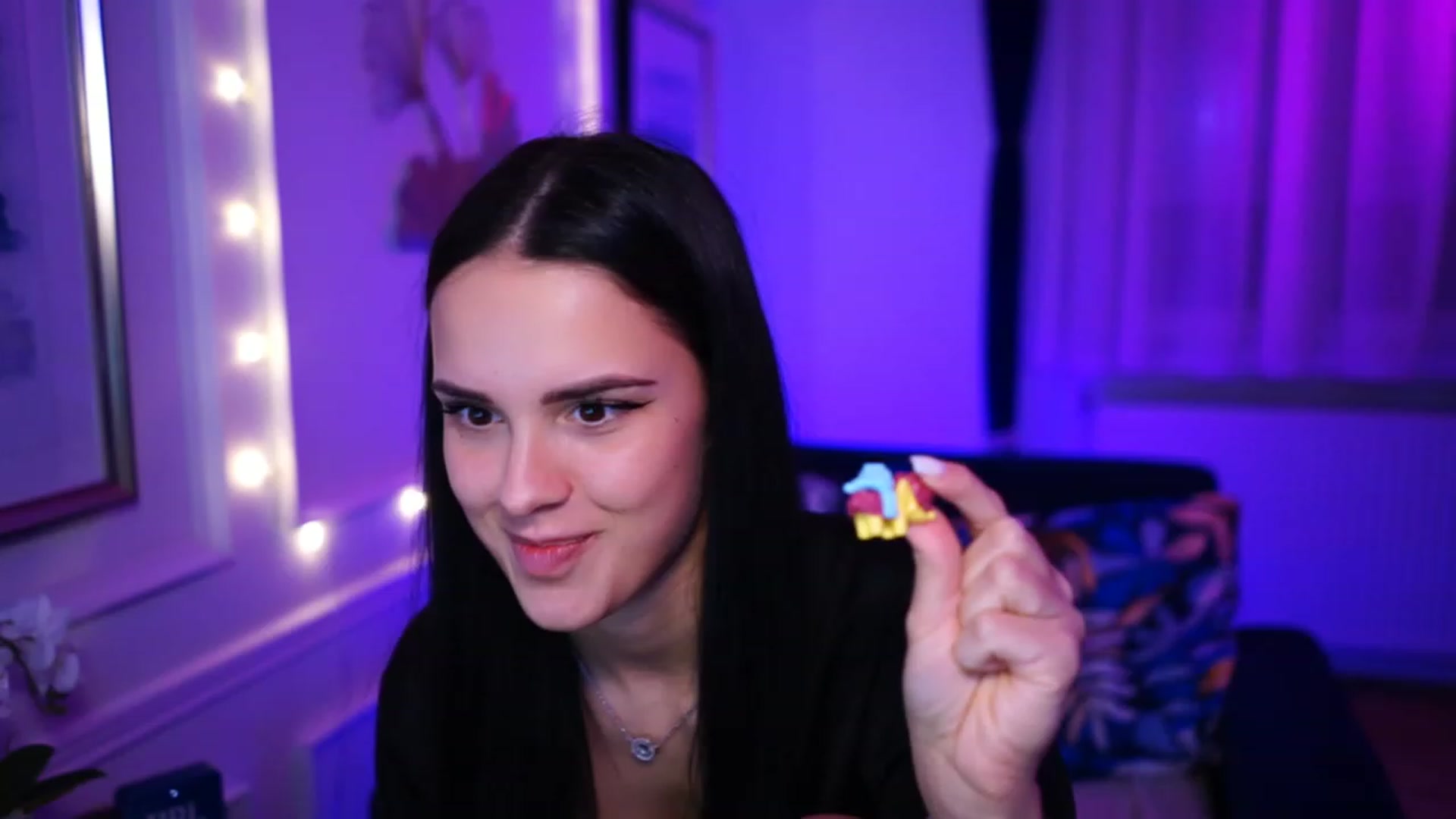 Gallery image thumbnail from cinnabellee's myfreecams stream on, 03/15/2023, 17:52 image 20 of 20