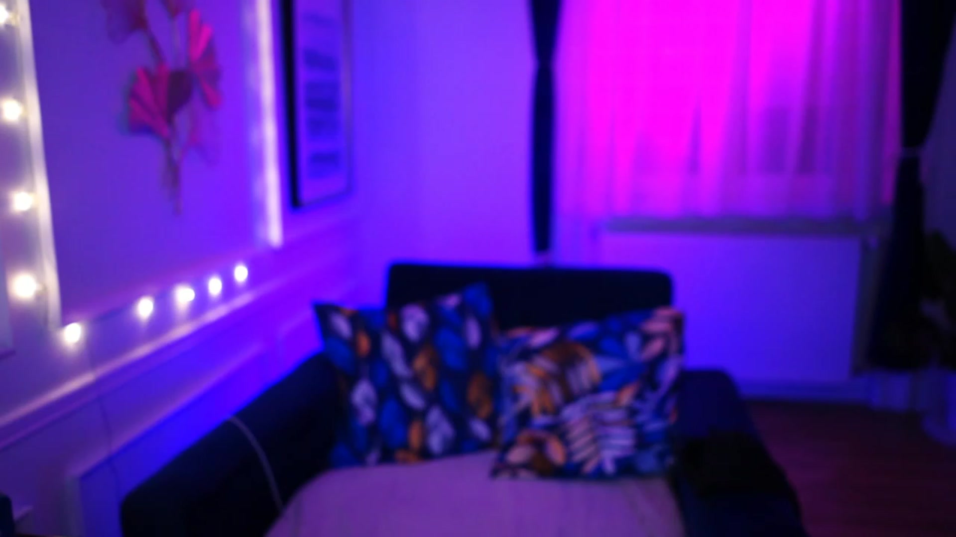 Gallery image thumbnail from cinnabellee's myfreecams stream on, 03/15/2023, 22:04 image 6 of 20