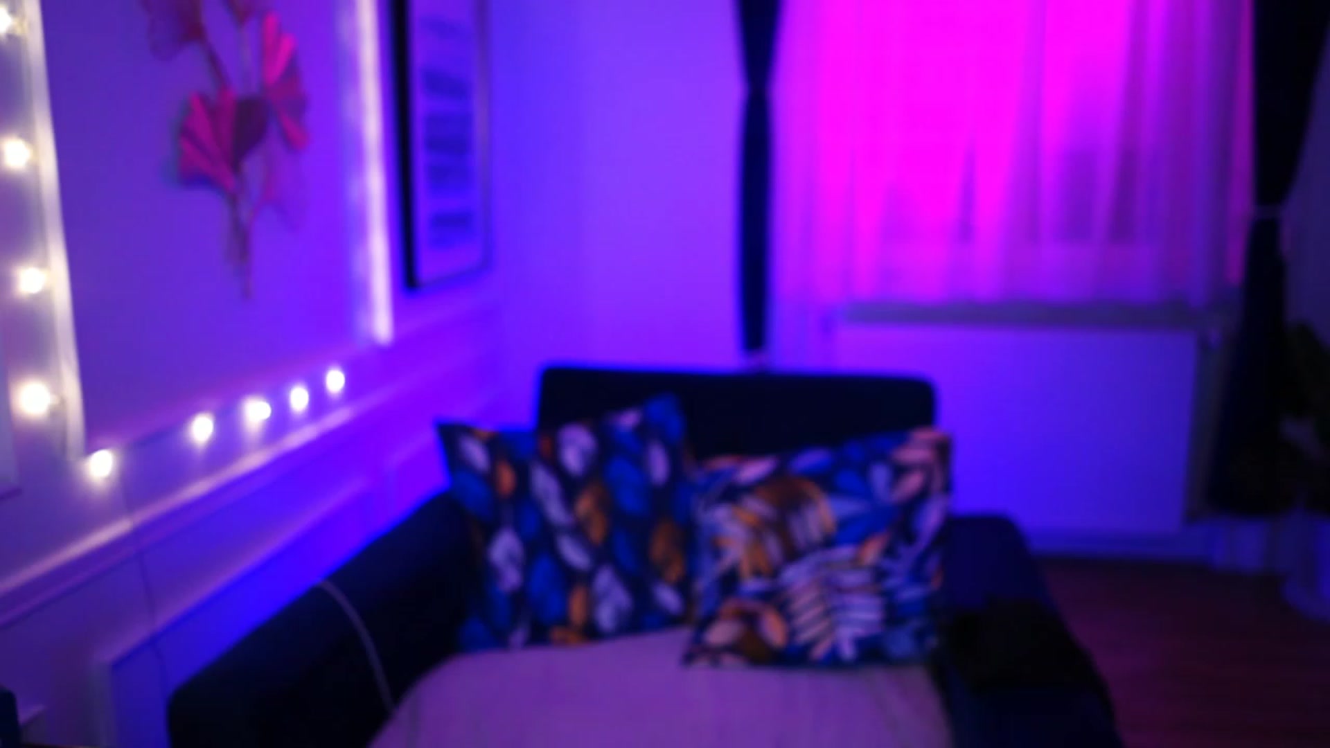 Gallery image thumbnail from cinnabellee's myfreecams stream on, 03/15/2023, 22:04 image 8 of 20