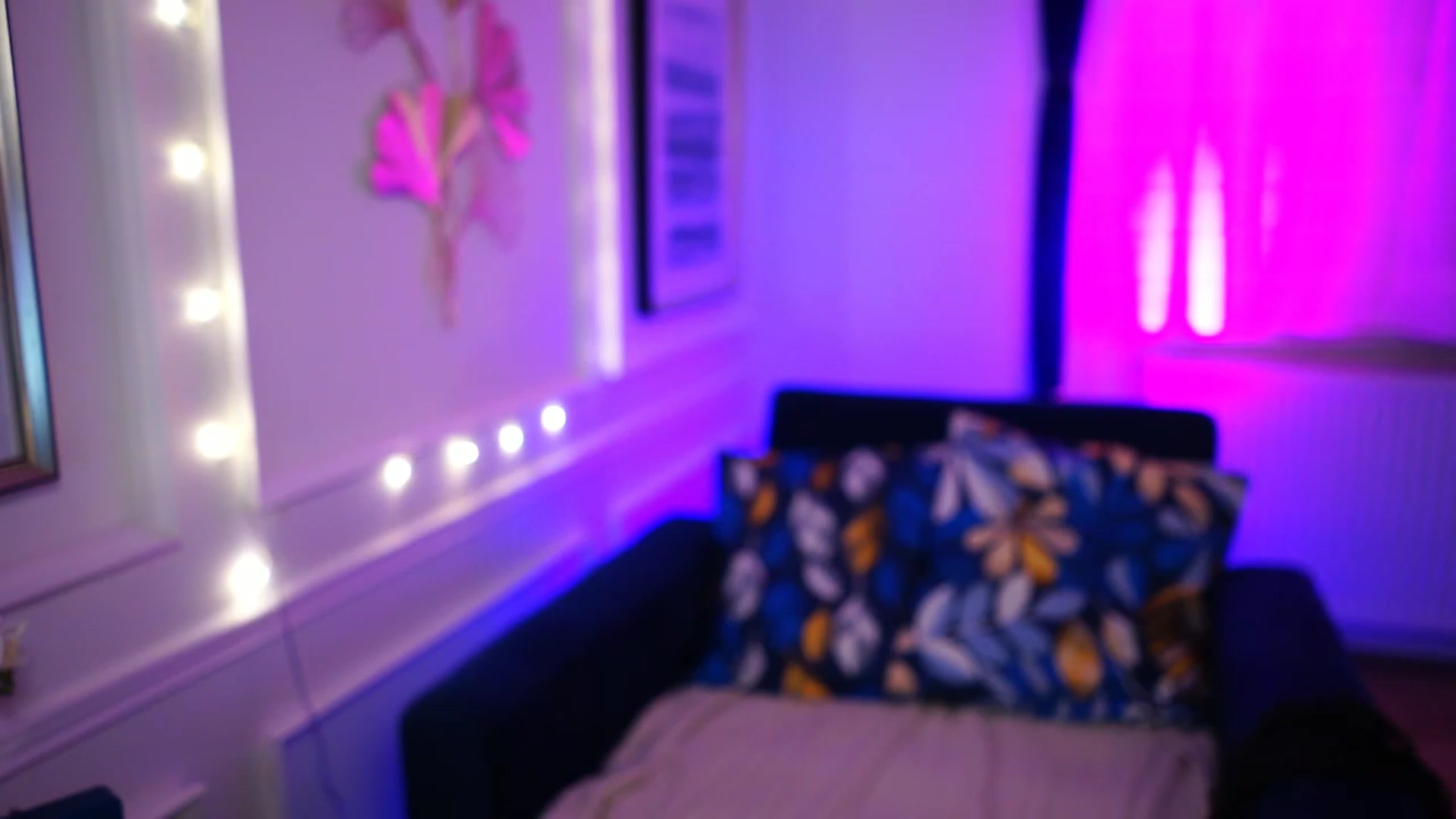 Gallery image thumbnail from cinnabellee's myfreecams stream on, 03/20/2023, 01:19 image 16 of 20