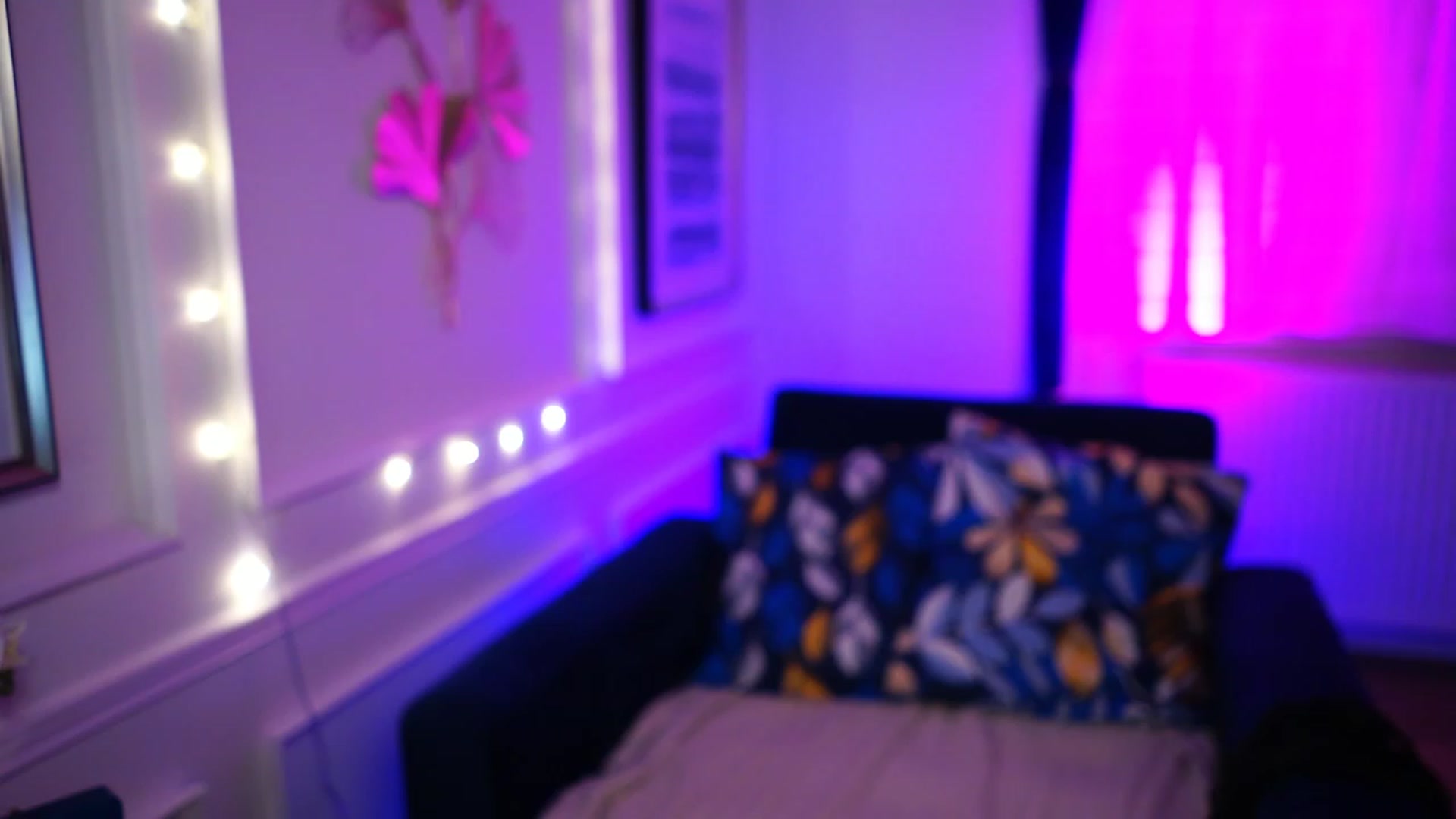 Gallery image thumbnail from cinnabellee's myfreecams stream on, 03/20/2023, 01:35 image 1 of 20