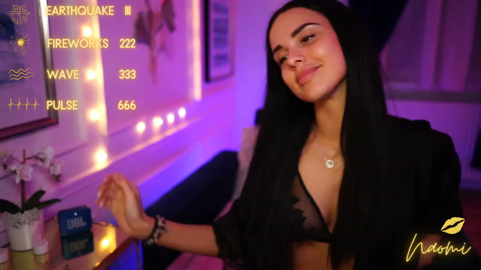 Gallery image thumbnail from cinnabellee's myfreecams stream on, 03/20/2023, 23:05 image 9 of 20