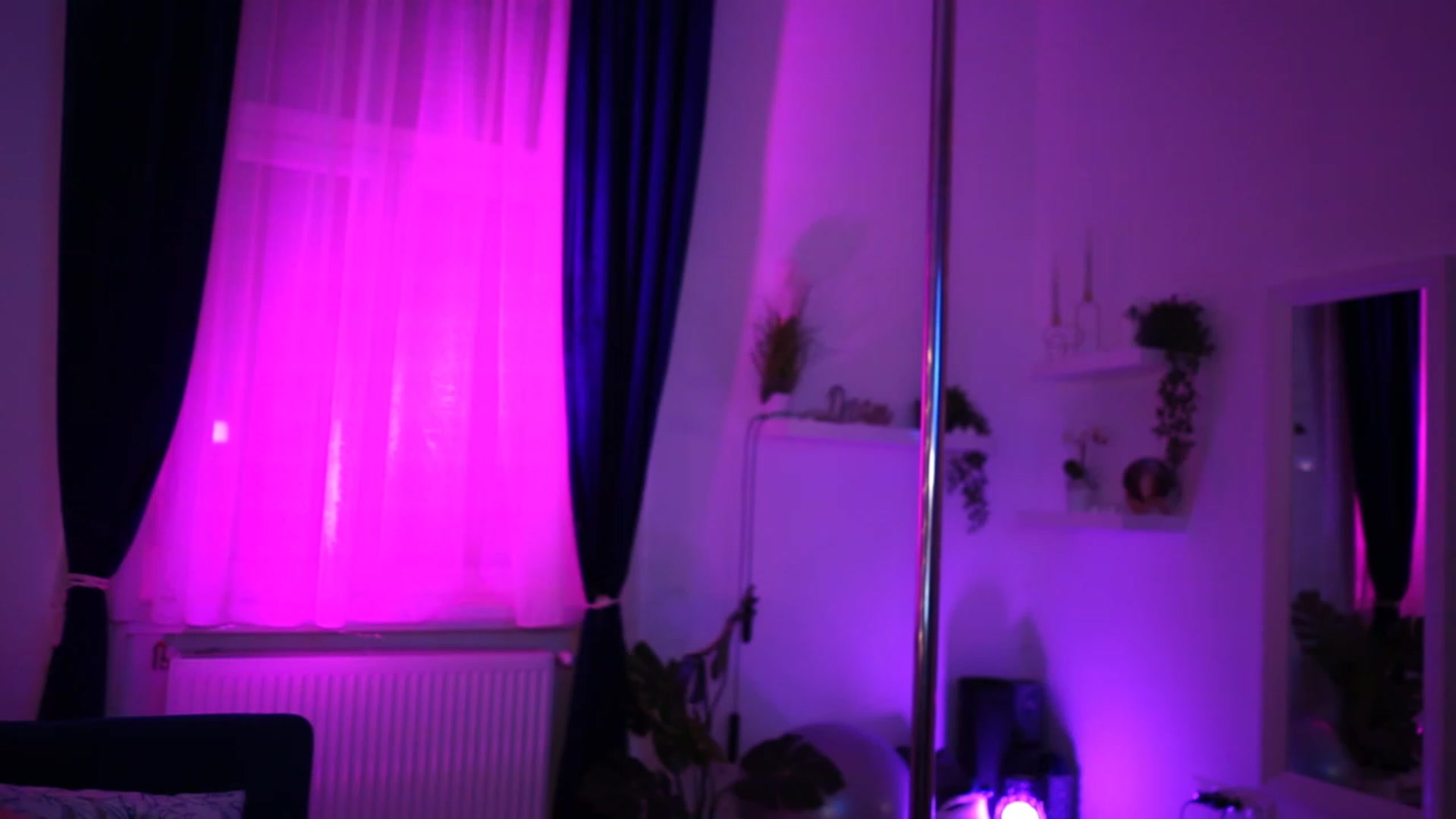 Gallery image thumbnail from cinnabellee's myfreecams stream on, 03/22/2023, 13:26 image 14 of 20