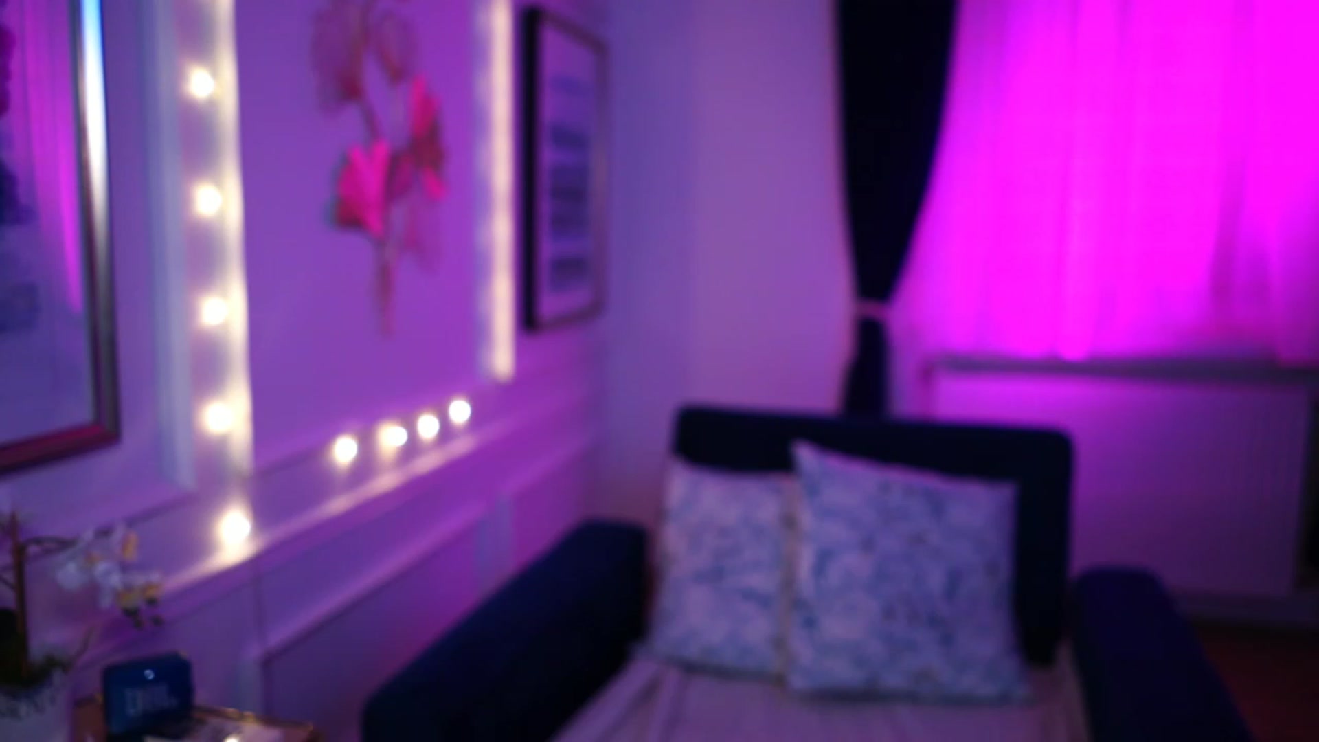 Gallery image thumbnail from cinnabellee's myfreecams stream on, 03/22/2023, 13:26 image 6 of 20