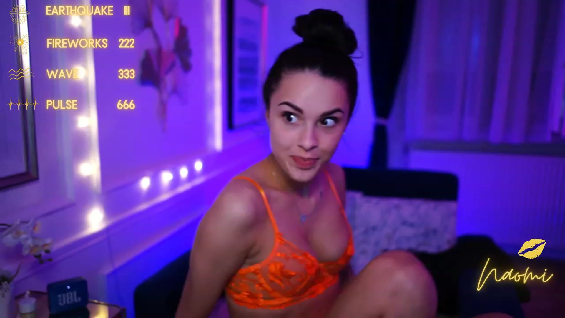 Gallery image thumbnail from cinnabellee's myfreecams stream on, 03/23/2023, 19:47 image 6 of 20