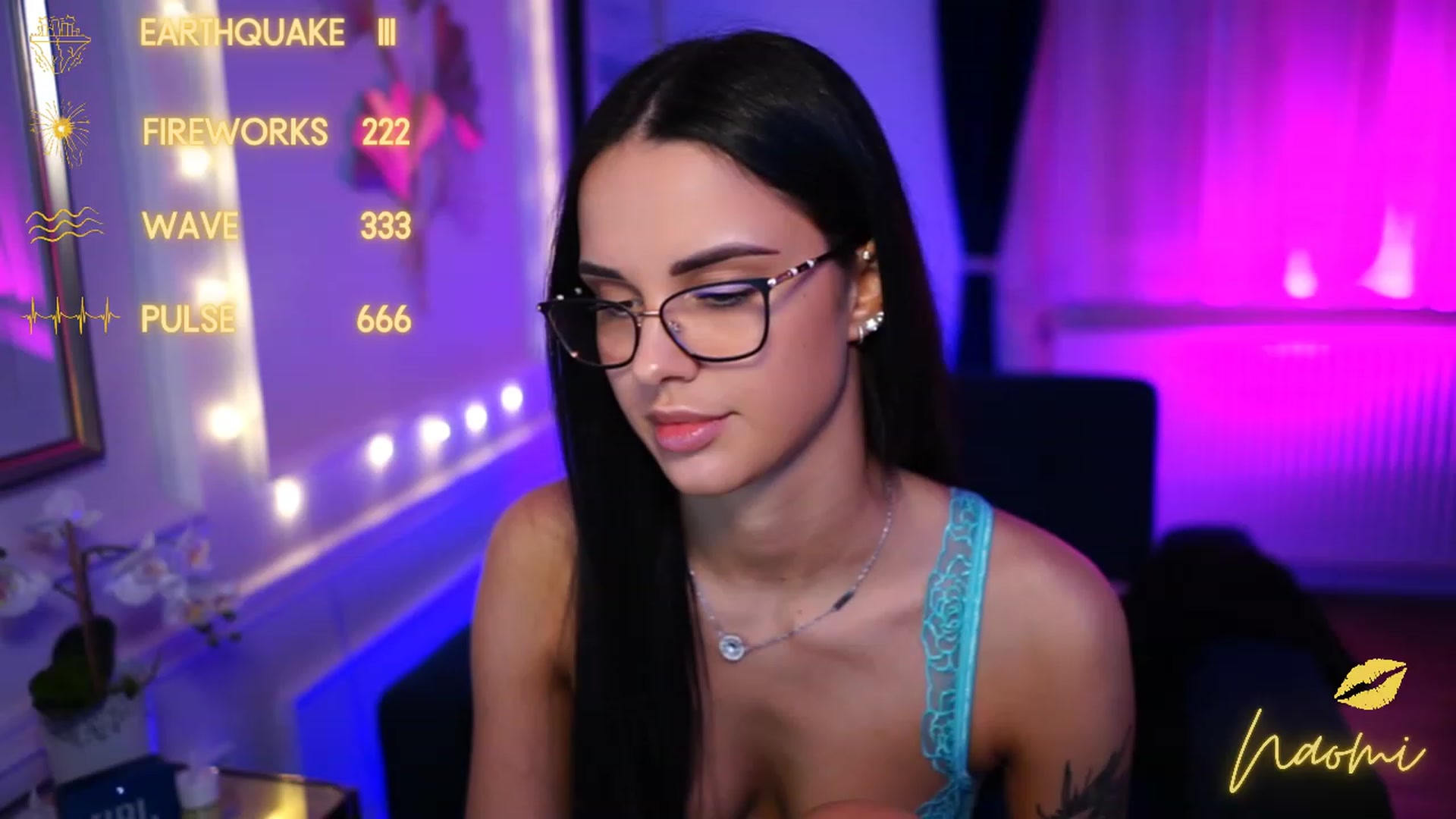 Gallery image thumbnail from cinnabellee's myfreecams stream on, 04/01/2023, 19:19 image 12 of 20